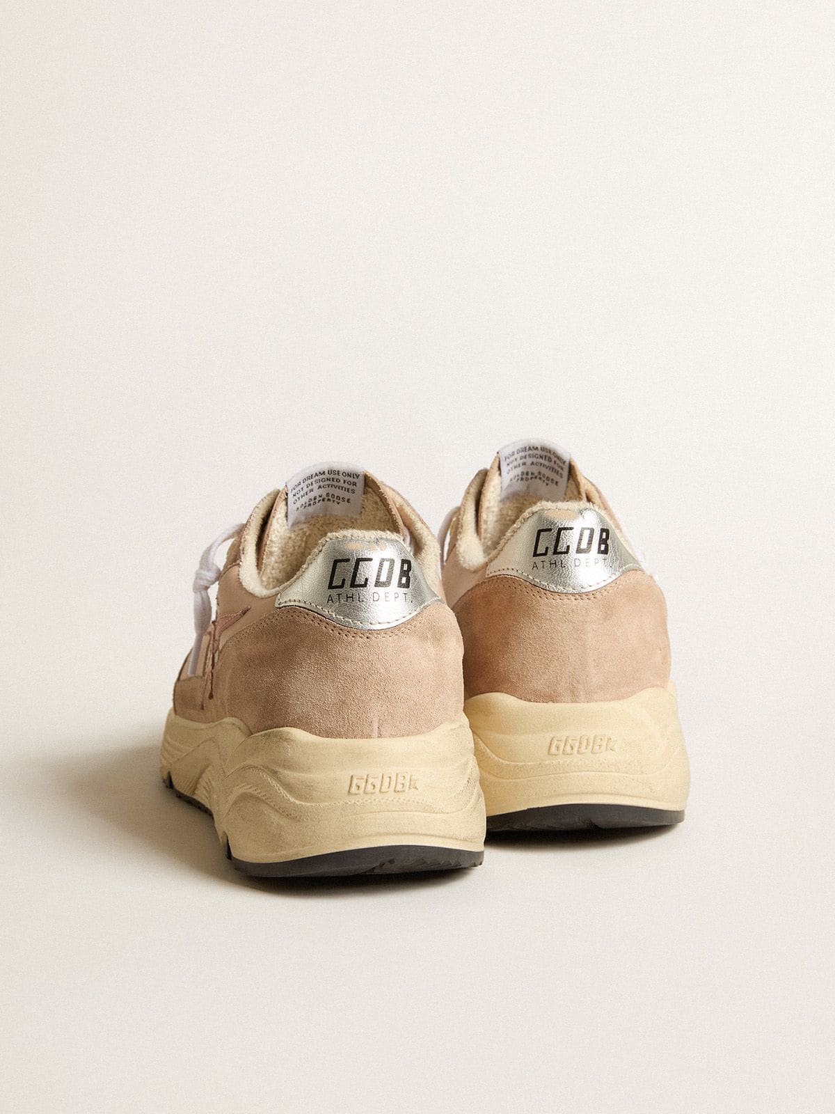 Golden Goose - Running Sole pour femme en résille et daim avec étoile rose et contrefort argenté in 
