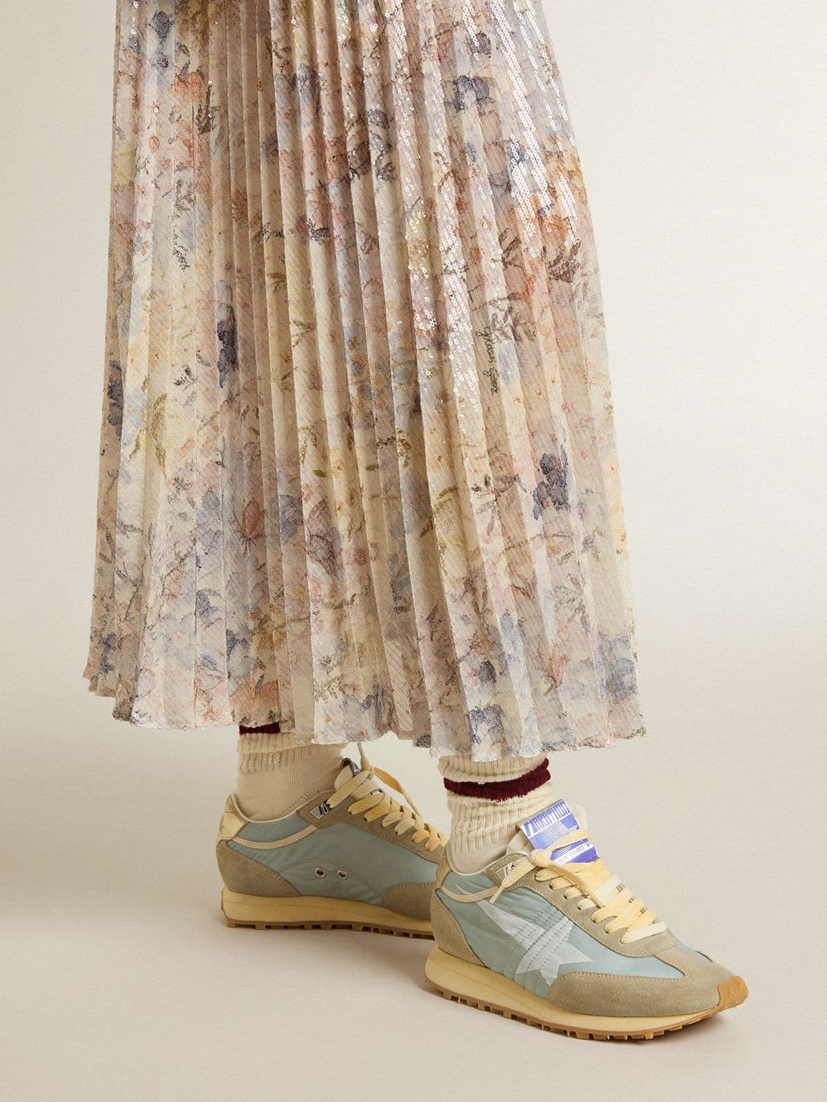 Golden Goose - Marathon Donna con tomaia in nylon azzurro e stella azzurro pastello in 