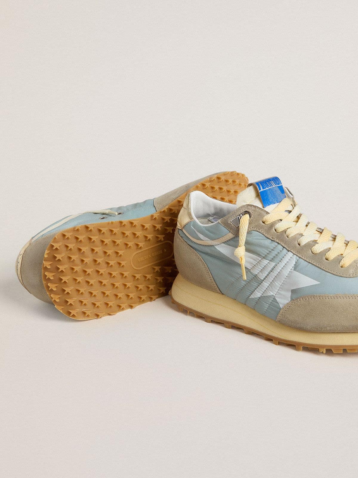 Golden Goose - Marathon Donna con tomaia in nylon azzurro e stella azzurro pastello in 