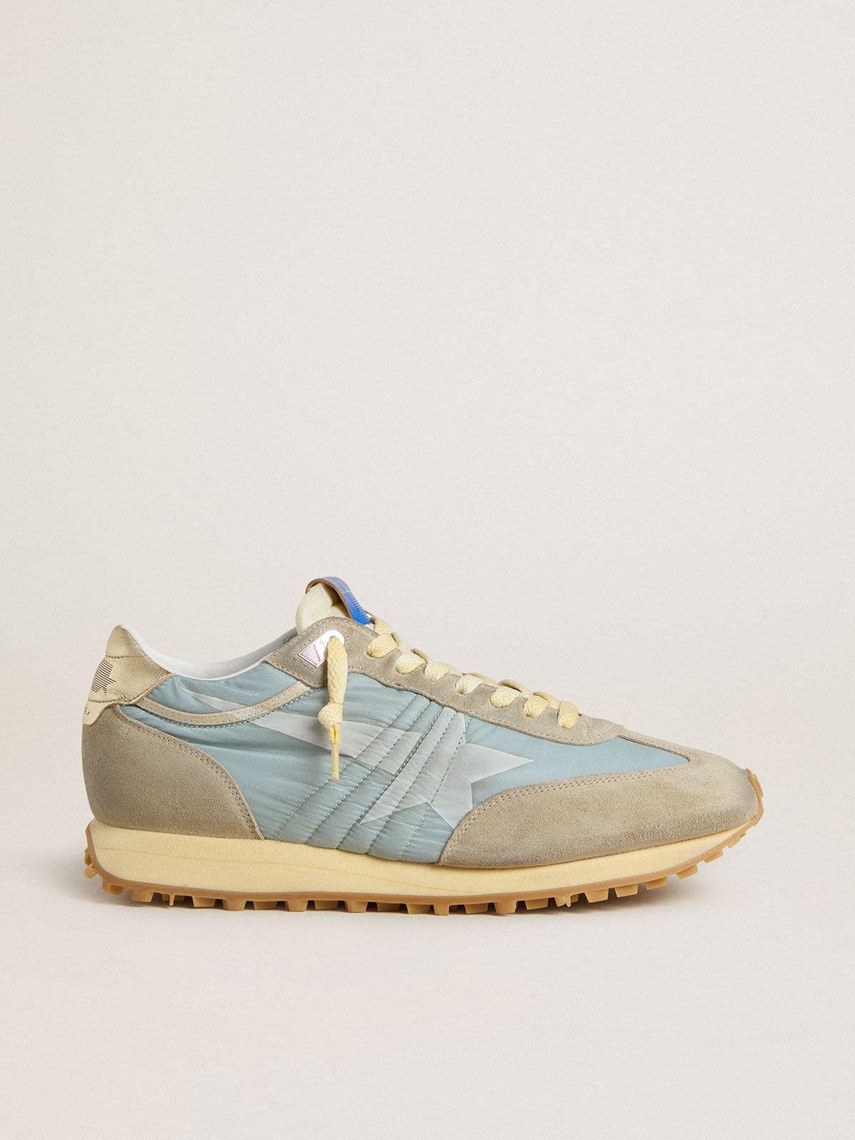 Golden Goose - Marathon Donna con tomaia in nylon azzurro e stella azzurro pastello in 
