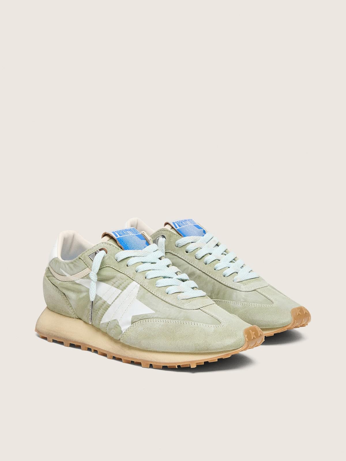 Golden Goose - Marathon Damen aus salbeigr&uuml;nem Nylon mit wei&szlig;em Stern in 