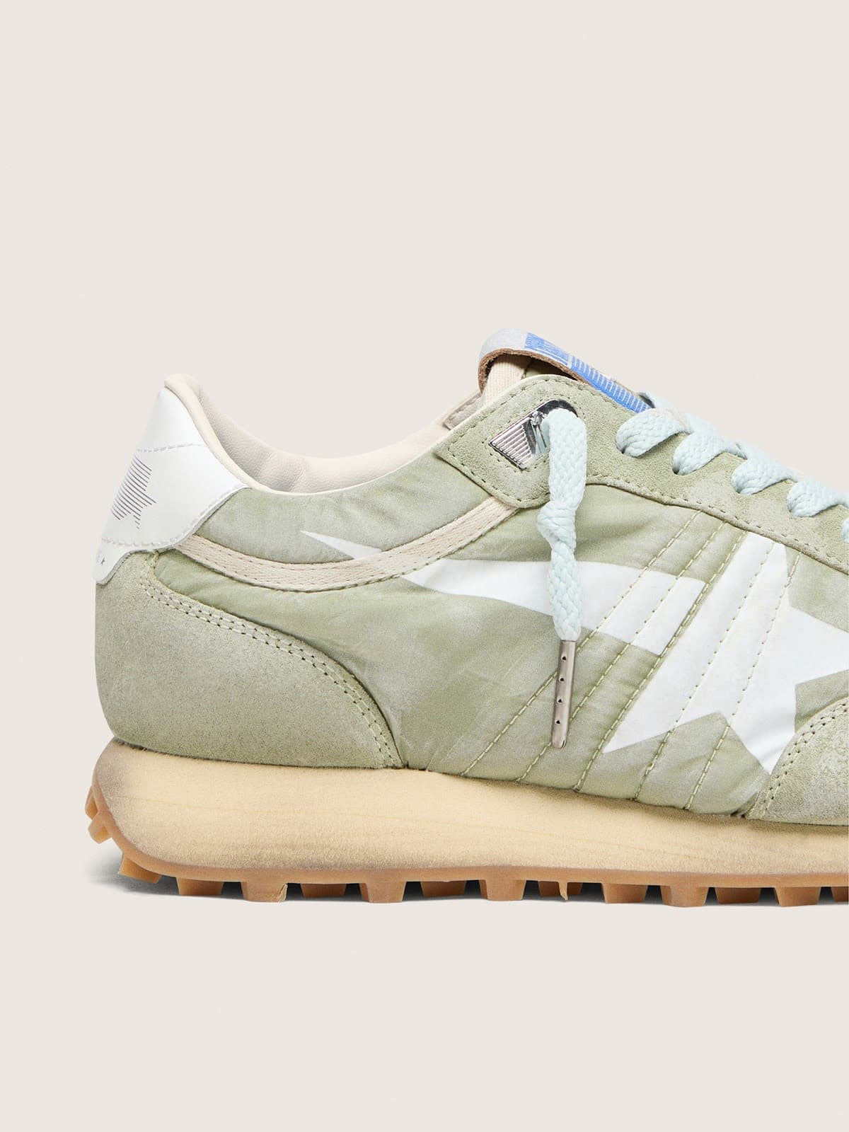 Golden Goose - Marathon Damen aus salbeigr&uuml;nem Nylon mit wei&szlig;em Stern in 