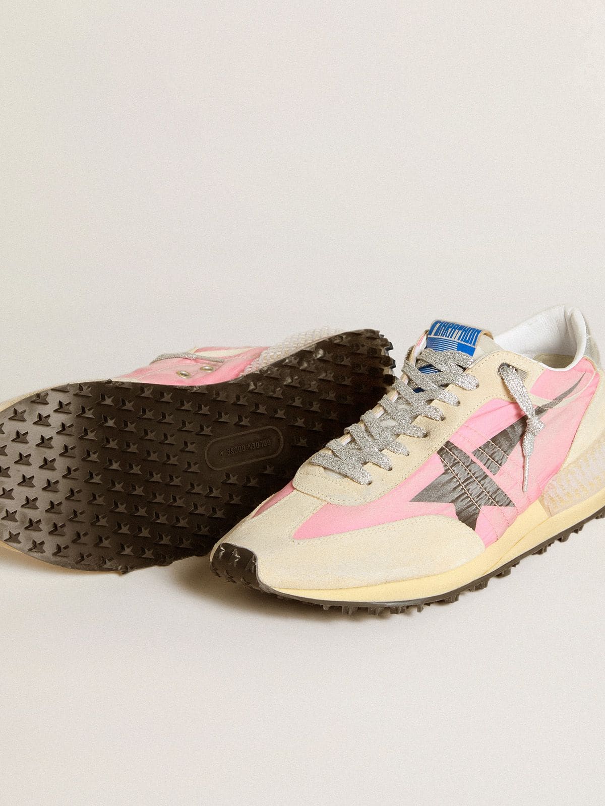 Golden Goose - Marathon Donna in nylon rosa e suede beige con stella stampata nera in 