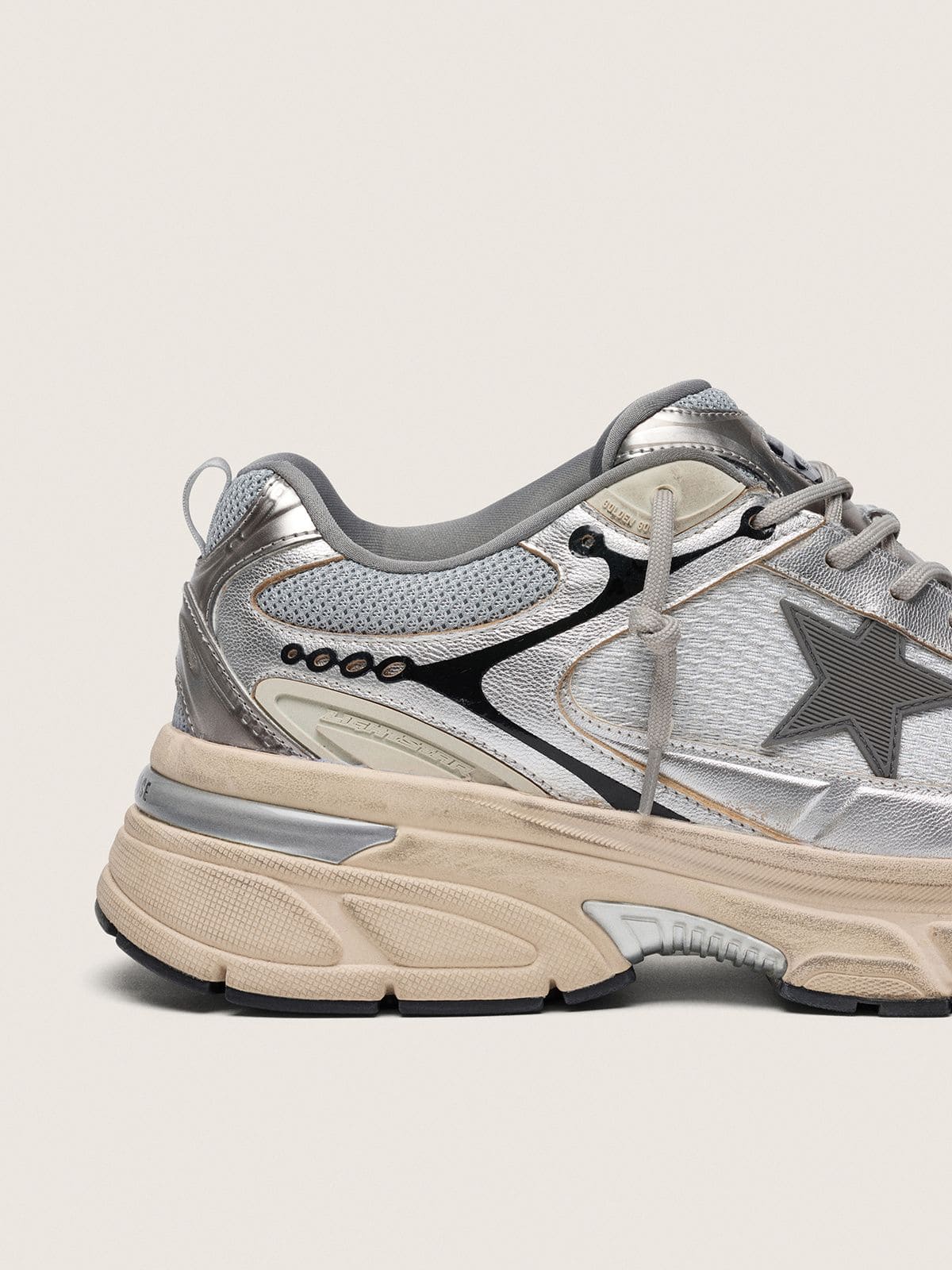 Golden Goose - Lightstar Feminino de tela cinza e napa prateada com estrela de TPU cinza in 