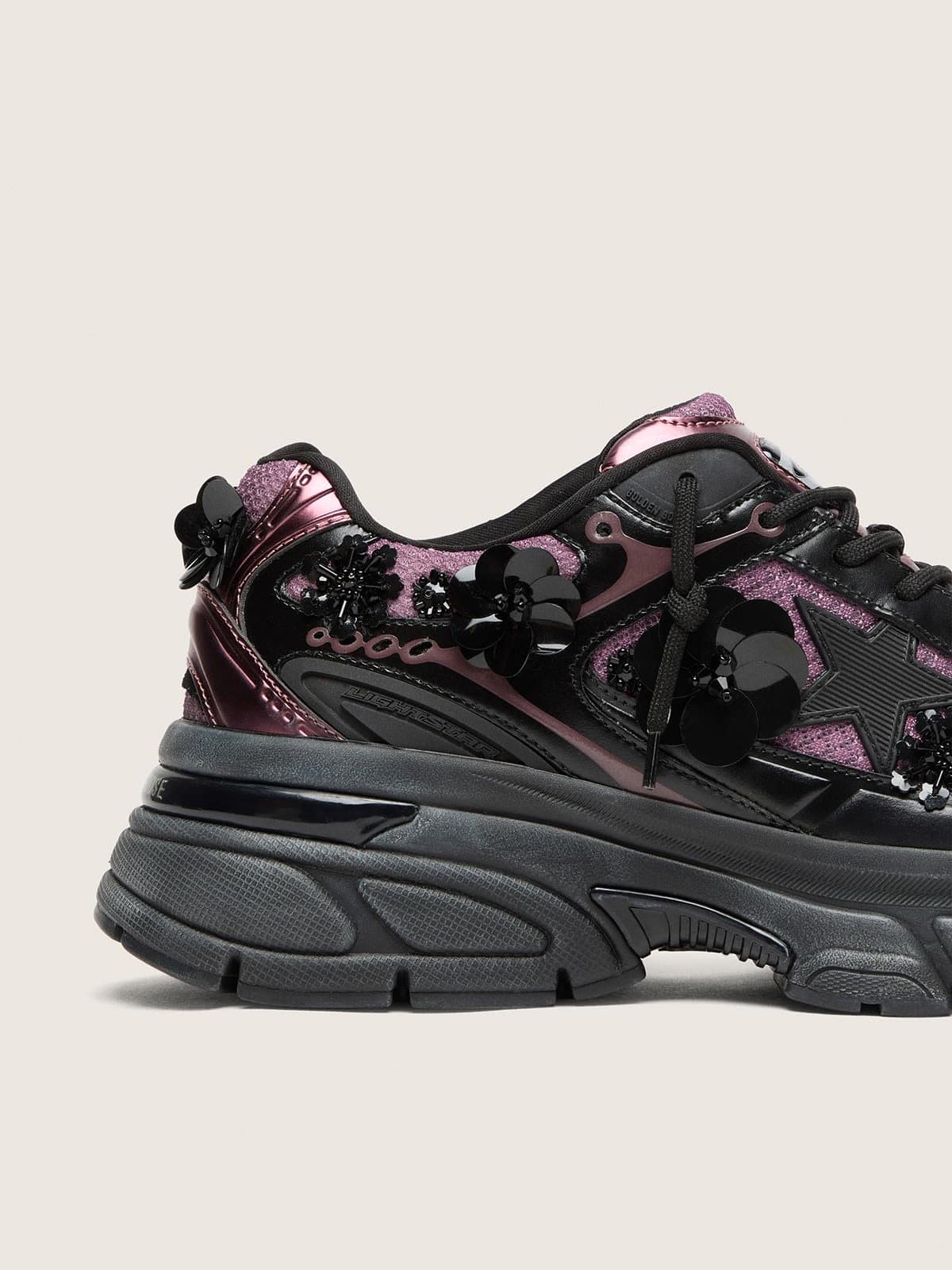 Golden Goose Lightstar donna in pelle nera e rete lilla con stella nera e applicazioni floreali Lightstar black woman