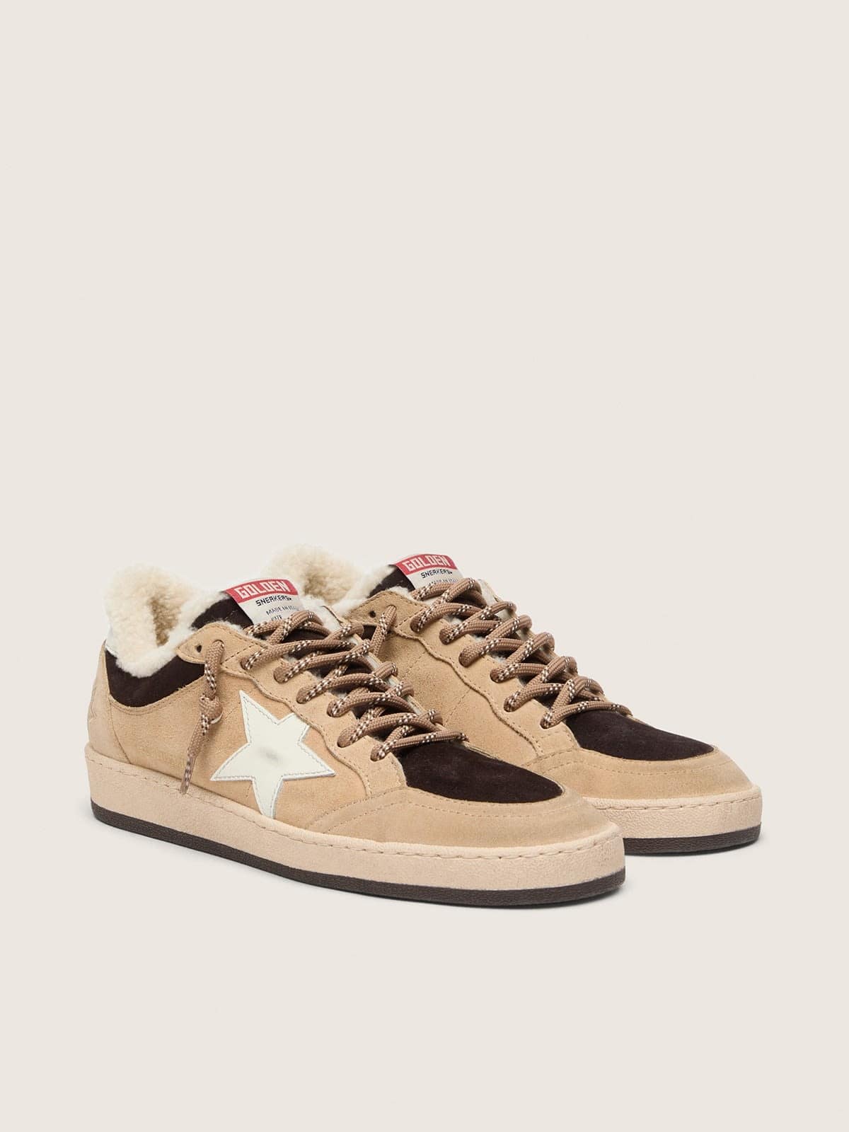 Golden Goose - Ball Star LTD feminino de suede bege e marrom com estrela branca e forro de shearling in 