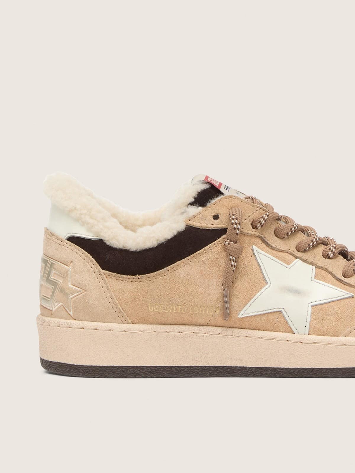 Golden Goose Ball Star LTD feminino de suede bege e marrom com estrela branca e forro de shearling Ball Star beige woman