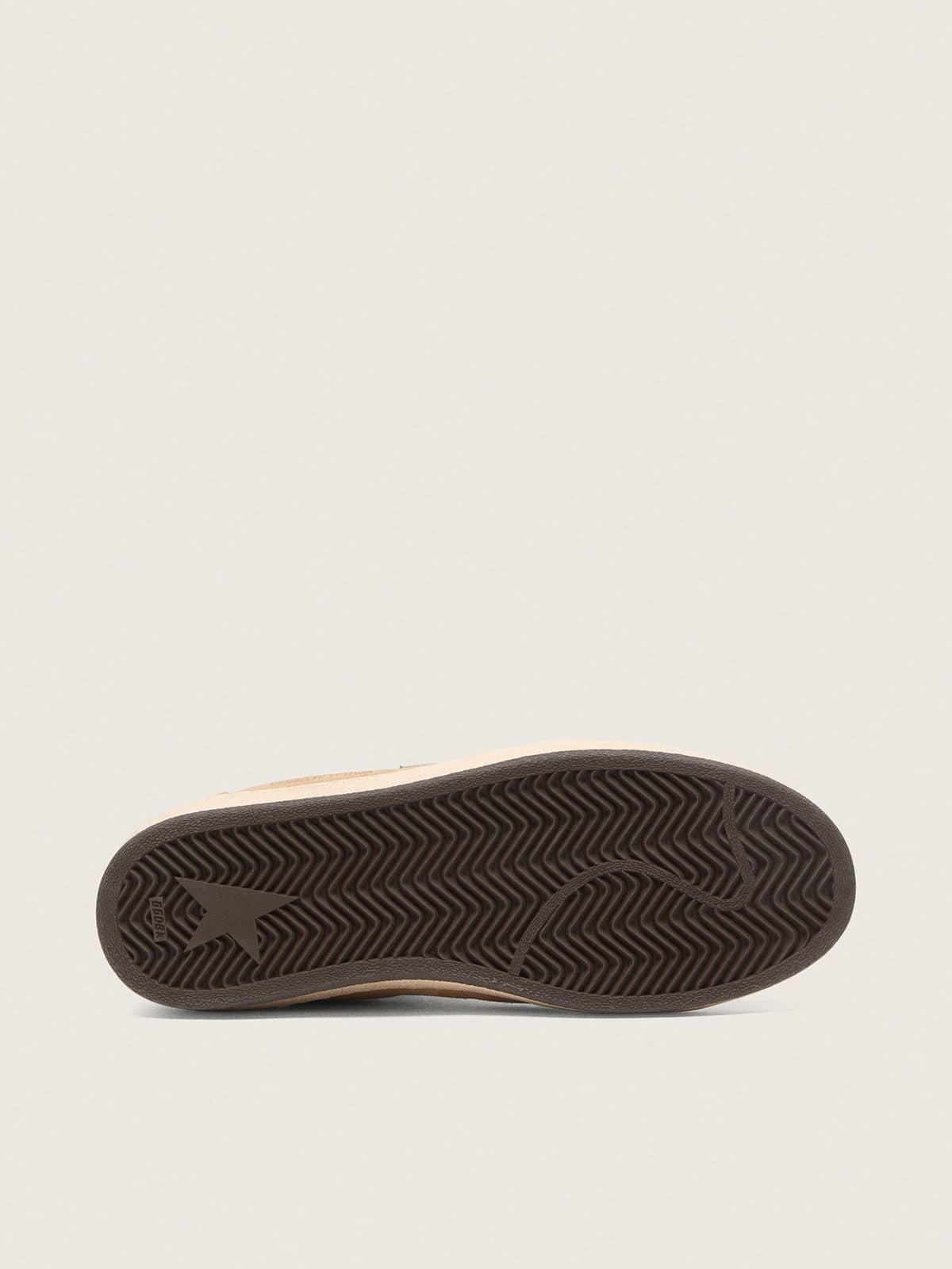 Golden Goose - Ball Star LTD feminino de suede bege e marrom com estrela branca e forro de shearling in 