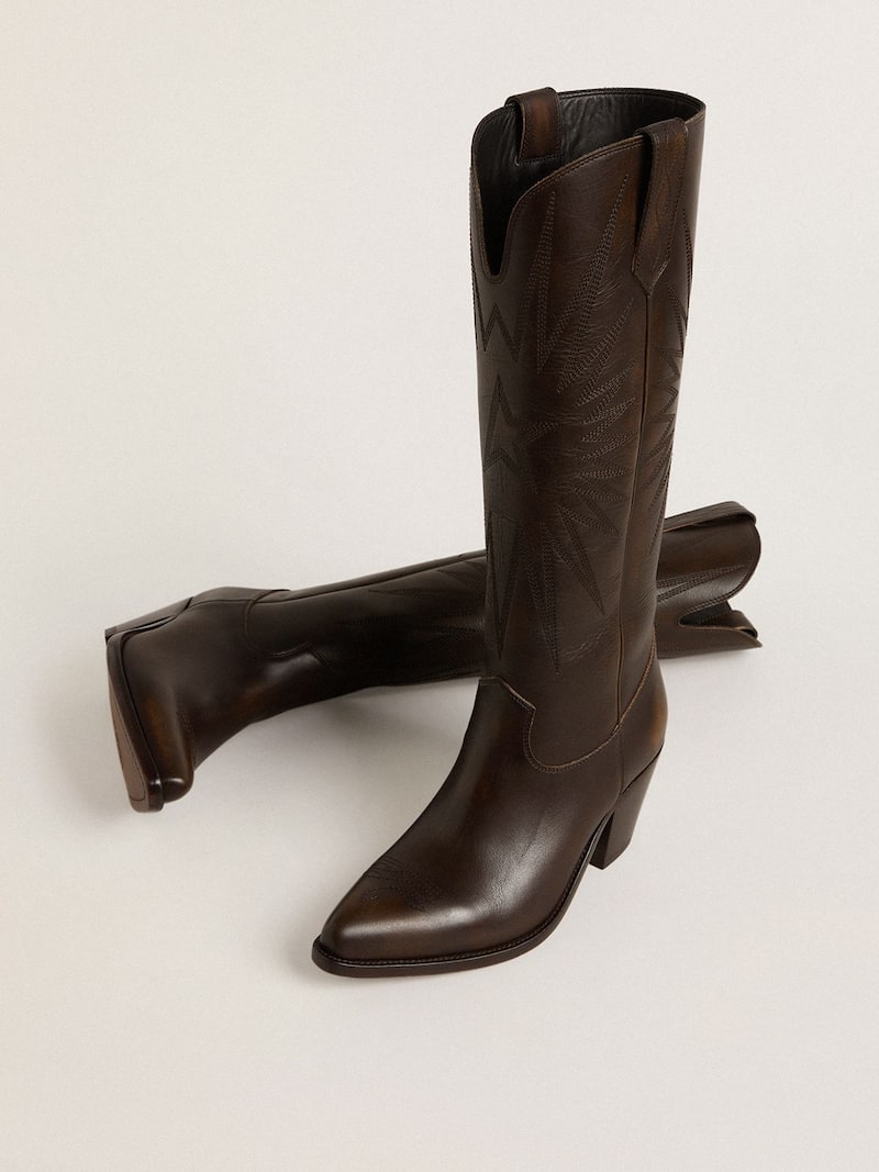 Golden Goose - Wish Star boots in dark brown leather with tone-on-tone embroidered star in 