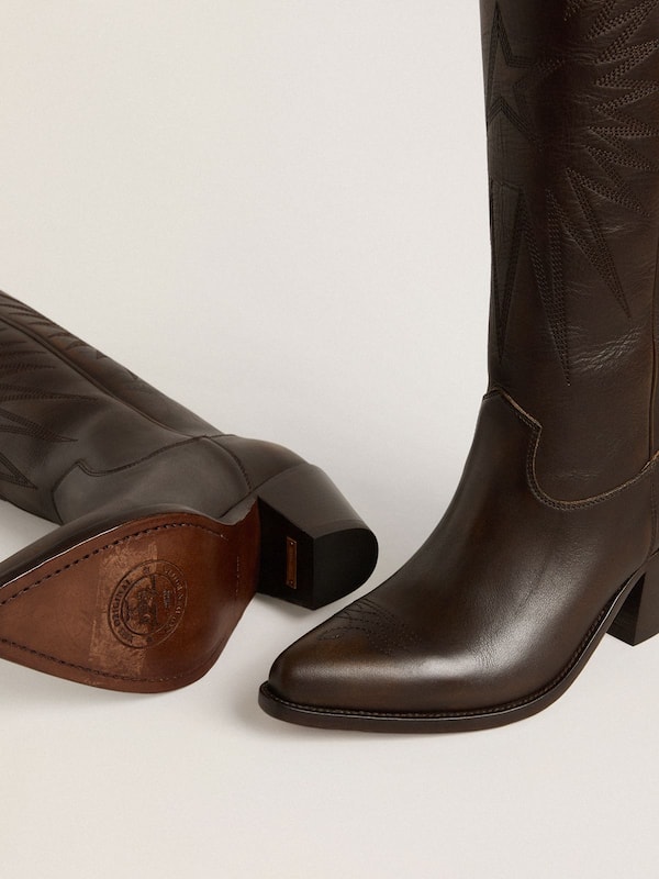 Golden Goose - Wish Star boots in dark brown leather with tone-on-tone embroidered star in 
