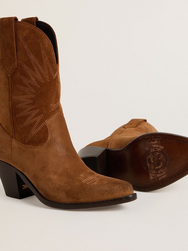 Golden Goose - Women's low Wish Star boots in cognac-colored suede with star embroidery in 