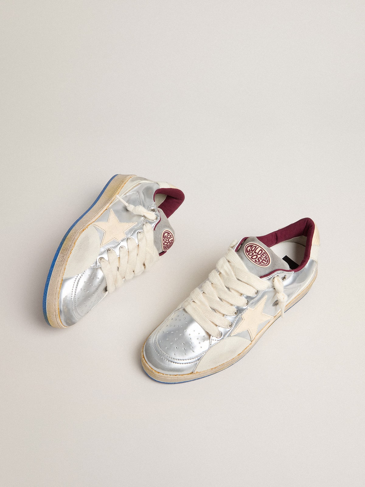 Golden Goose - Ball Star Pro Donna in pelle laminata argento e stella color panna in 