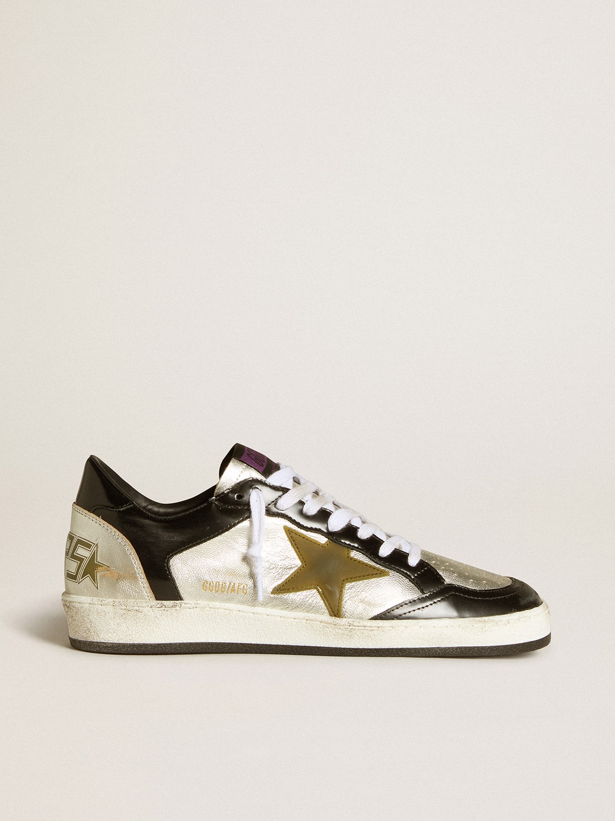 Golden Goose - Ball Star LAB de mujer de piel plateada con estrella de piel marrón y refuerzo del talón negro in 