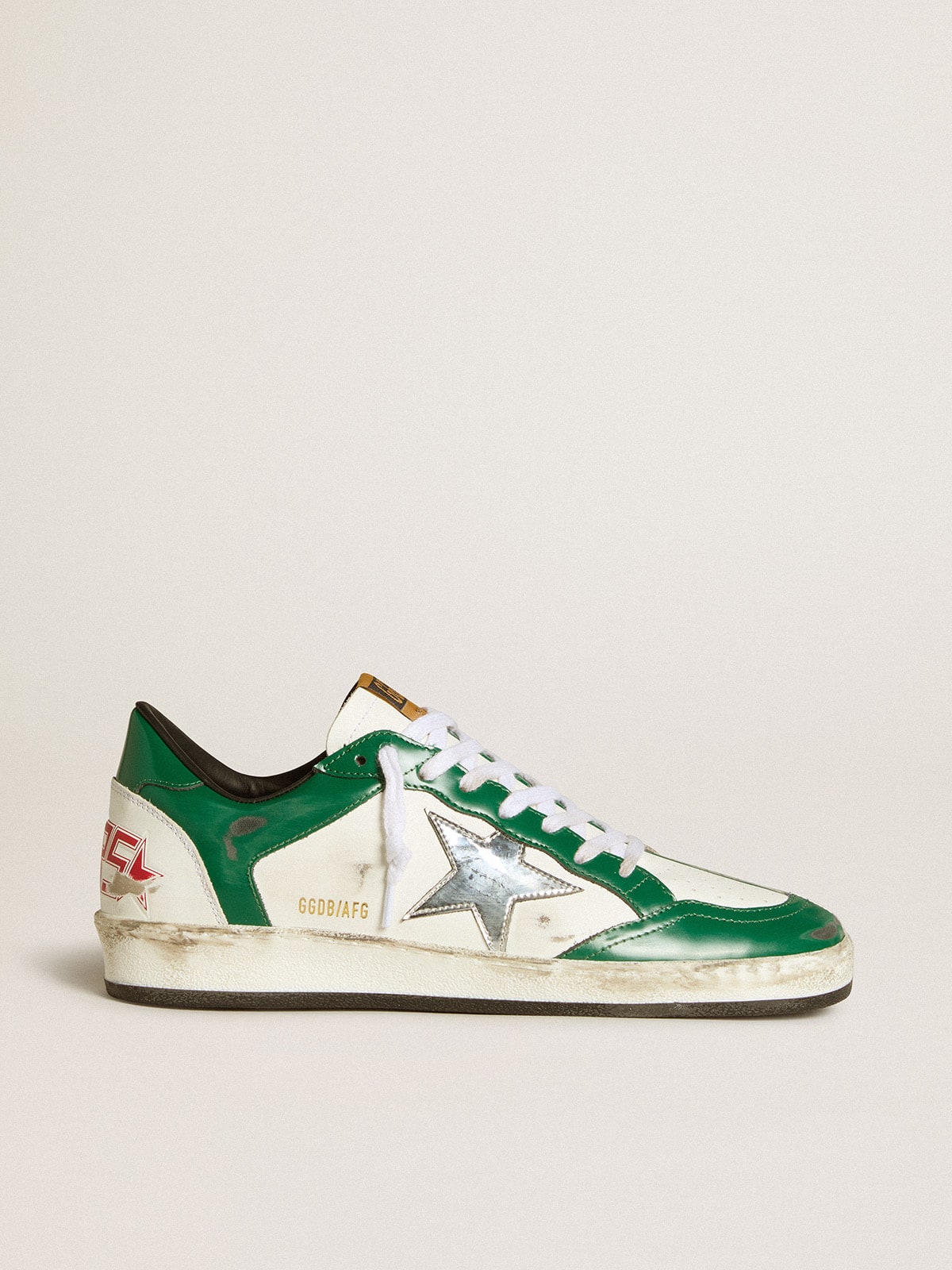 Golden Goose - Ball Star LAB für Damen aus grünem und weißem Leder mit silbernem Stern. in 