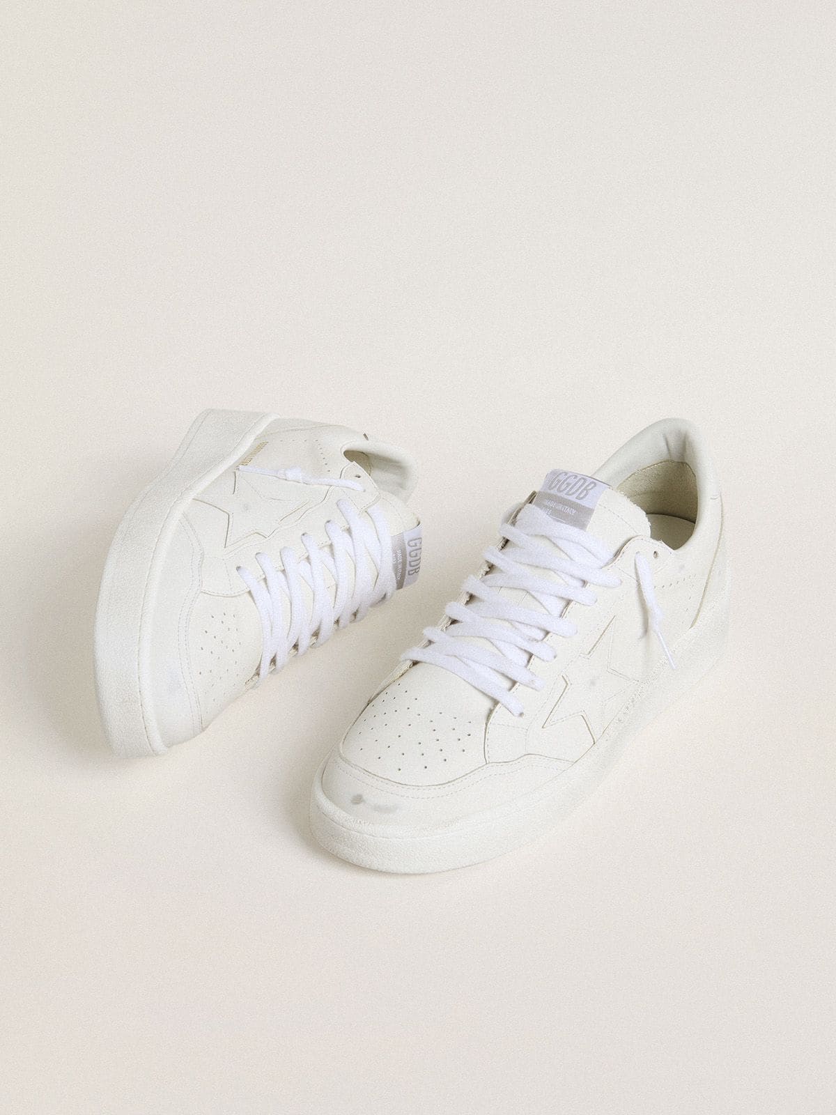 Golden Goose - Ball Star pour femme avec étoile et contrefort en cuir blanc  in 