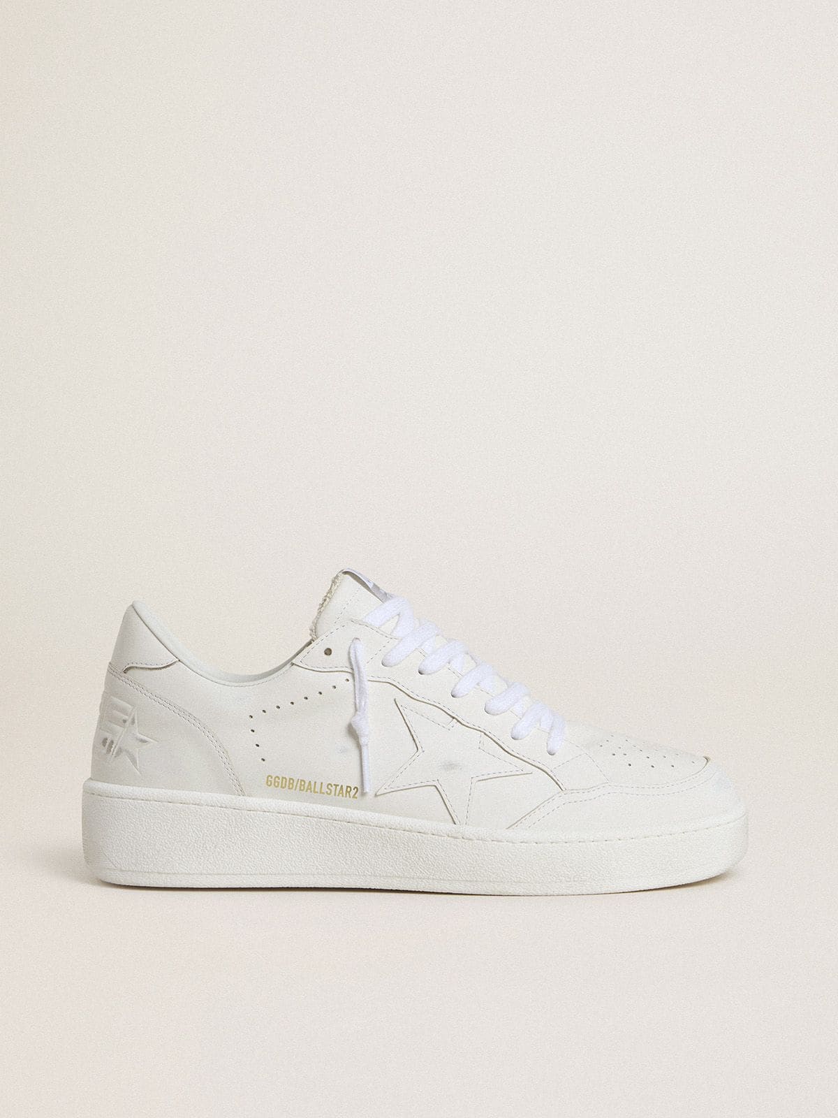 Golden Goose - Ball Star pour femme avec étoile et contrefort en cuir blanc  in 