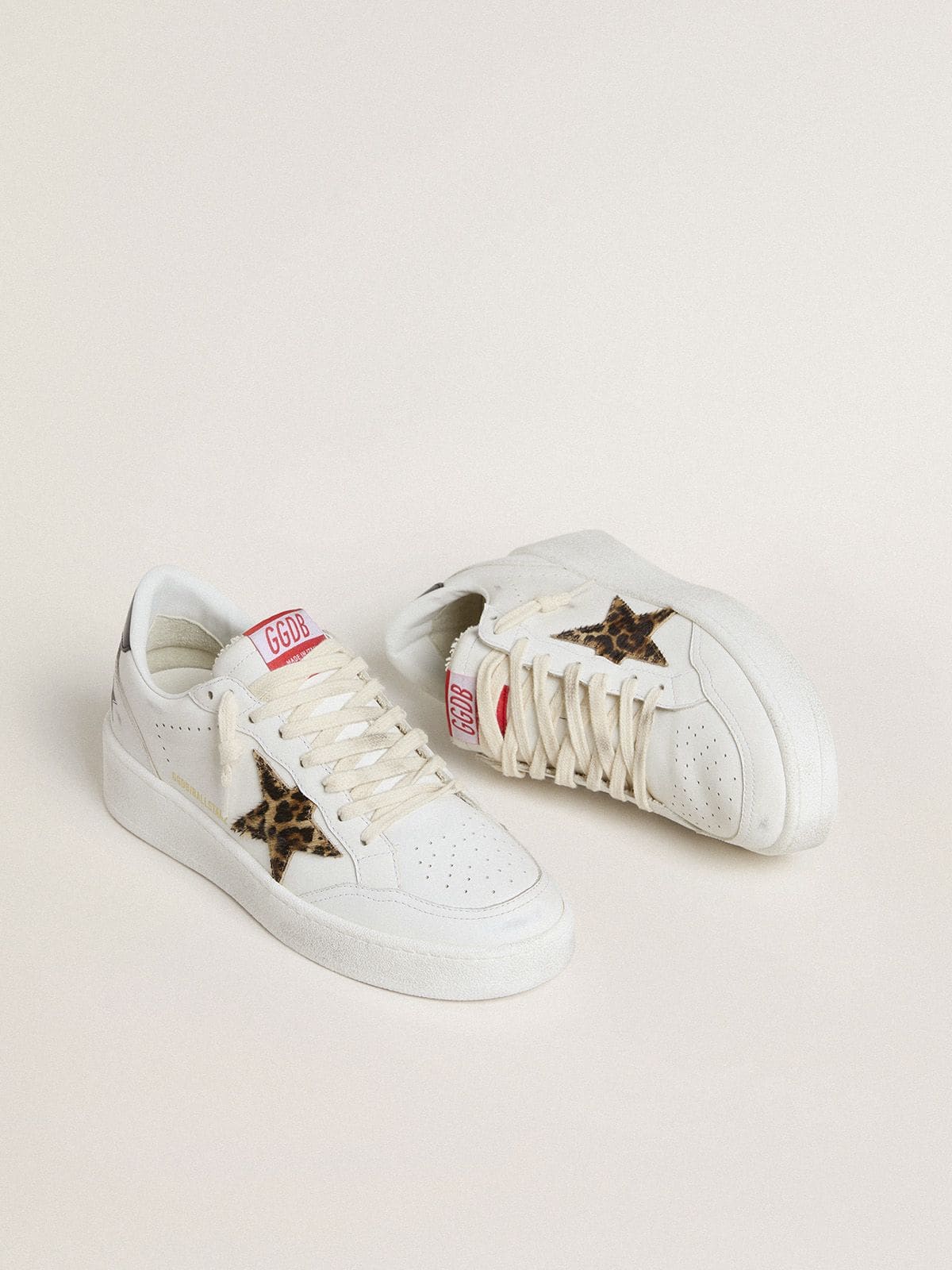 饰以豹纹小马皮星星图案和黑色层压皮革鞋提的 Ball Star