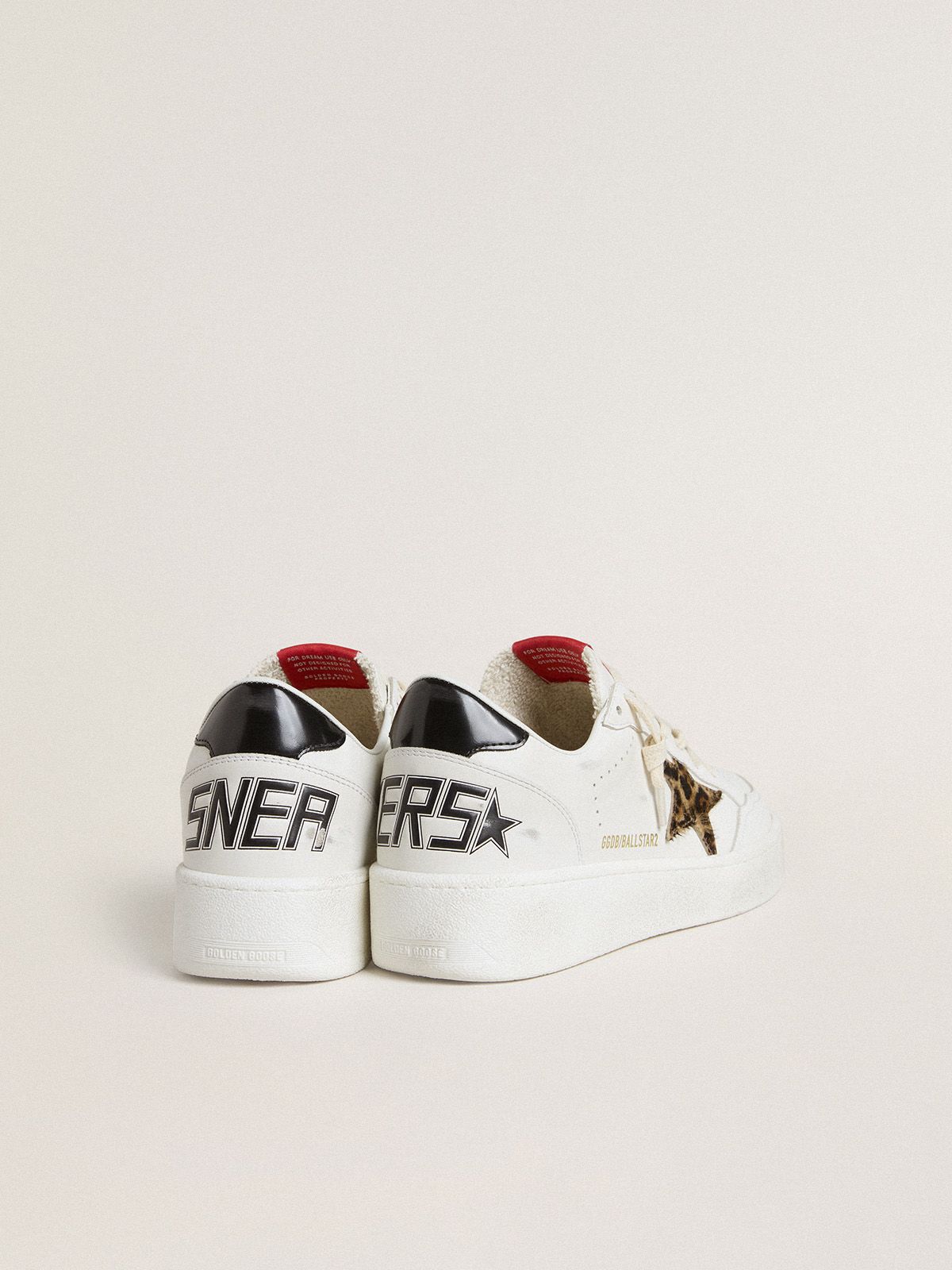 Golden Goose - Ball Star com estrela de couro cavalinho com estampa de leopardo e talão de couro metálico preto in