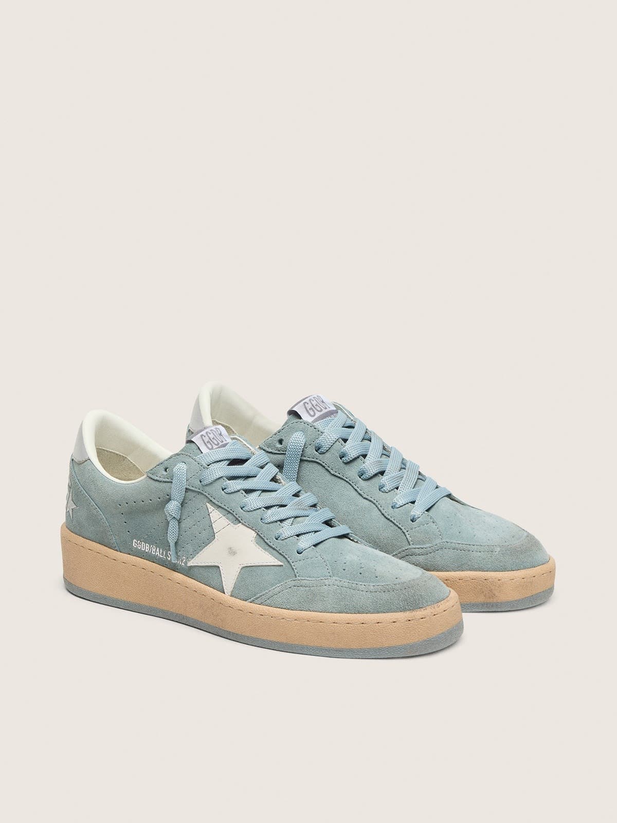 Golden Goose - Ball Star Damen aus hellblauem Rauleder mit wei&szlig;em Stern in 