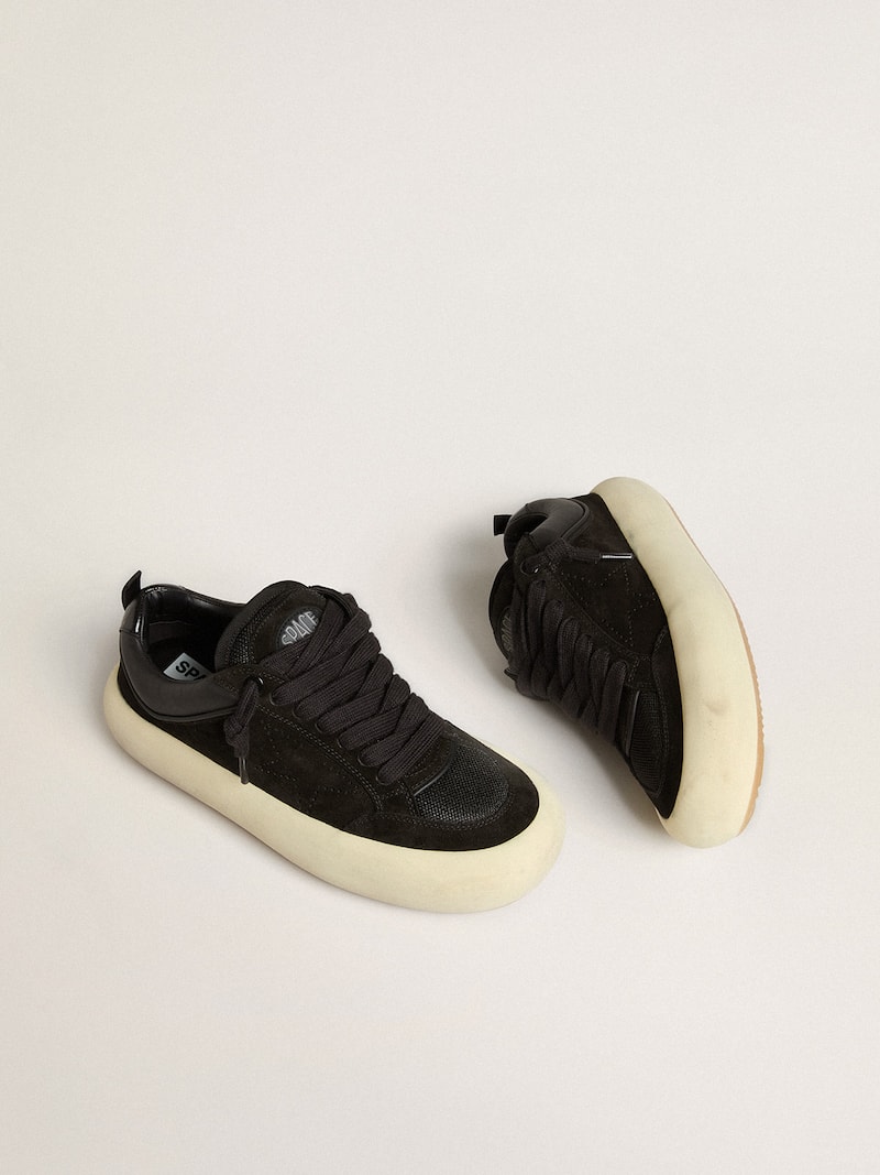 Golden Goose - Space-Star Cube Donna in suede nero con stella traforata in 