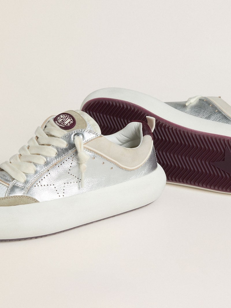 Golden Goose - Space-Star Cube Donna in pelle color ghiaccio e argento con talloncino bordeaux in 