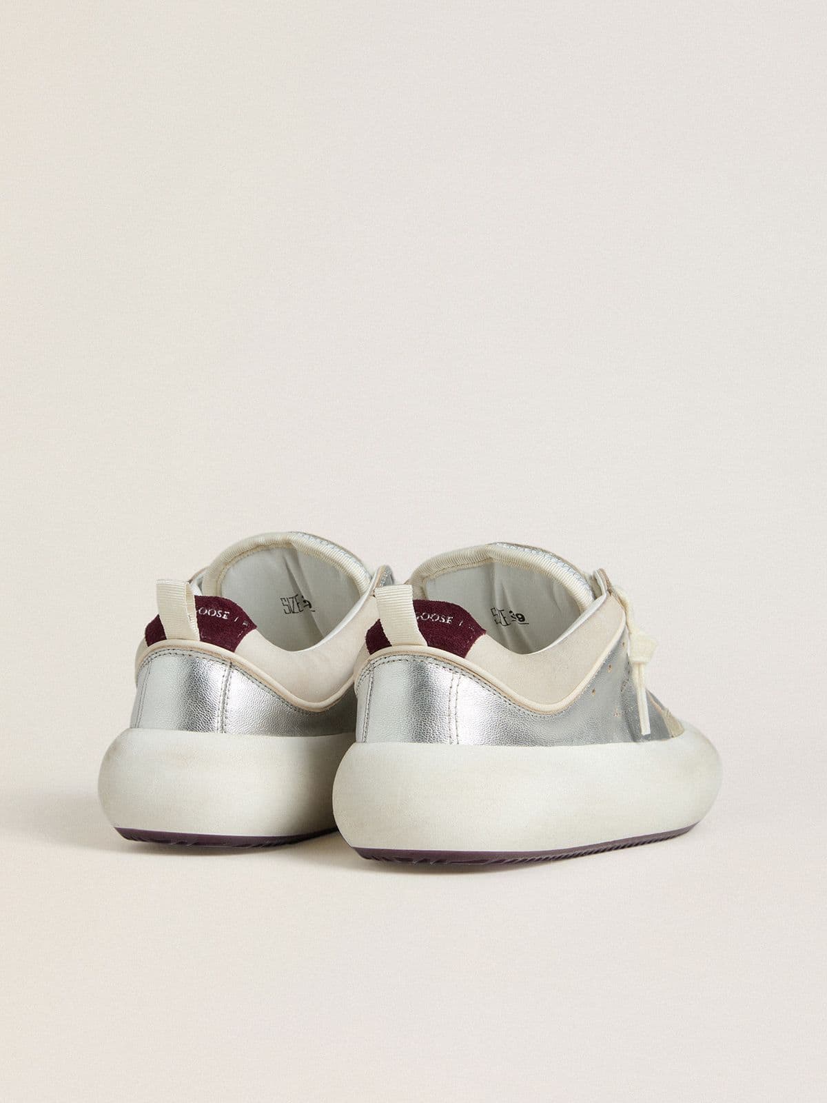 Golden Goose - Space-Star Cube de mujer de piel color hielo y plateado con refuerzo del talón burdeos in 