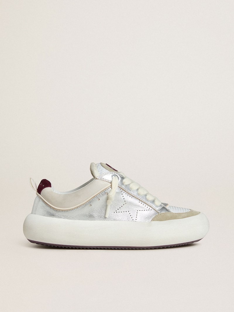 Space-Star Cube de mujer de piel color hielo y plateado con refuerzo del talón burdeos