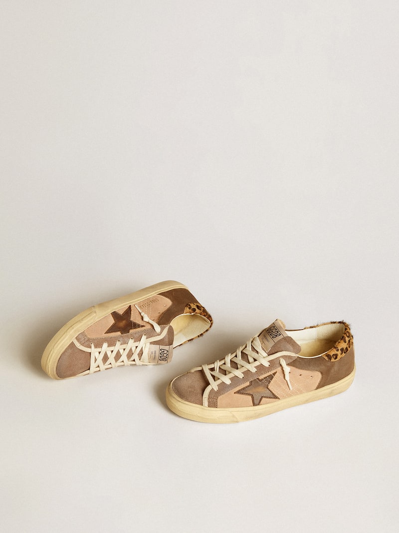 Golden Goose - Super-Star femme en daim avec &eacute;toile en cuir et contrefort en cuir fa&ccedil;on poulain in 