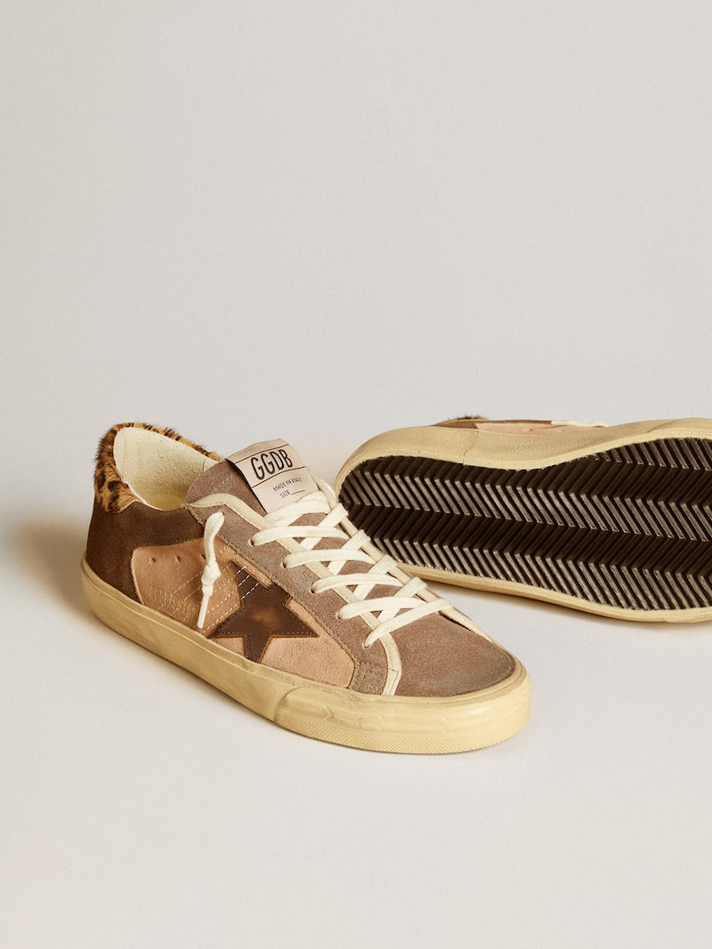 Golden Goose - Super-Star femme en daim avec &eacute;toile en cuir et contrefort en cuir fa&ccedil;on poulain in 