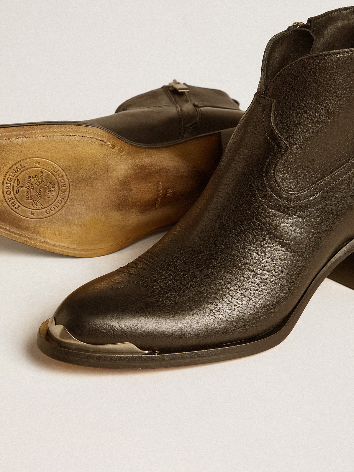 Golden Goose - Ankle boot Patty de couro preto in 