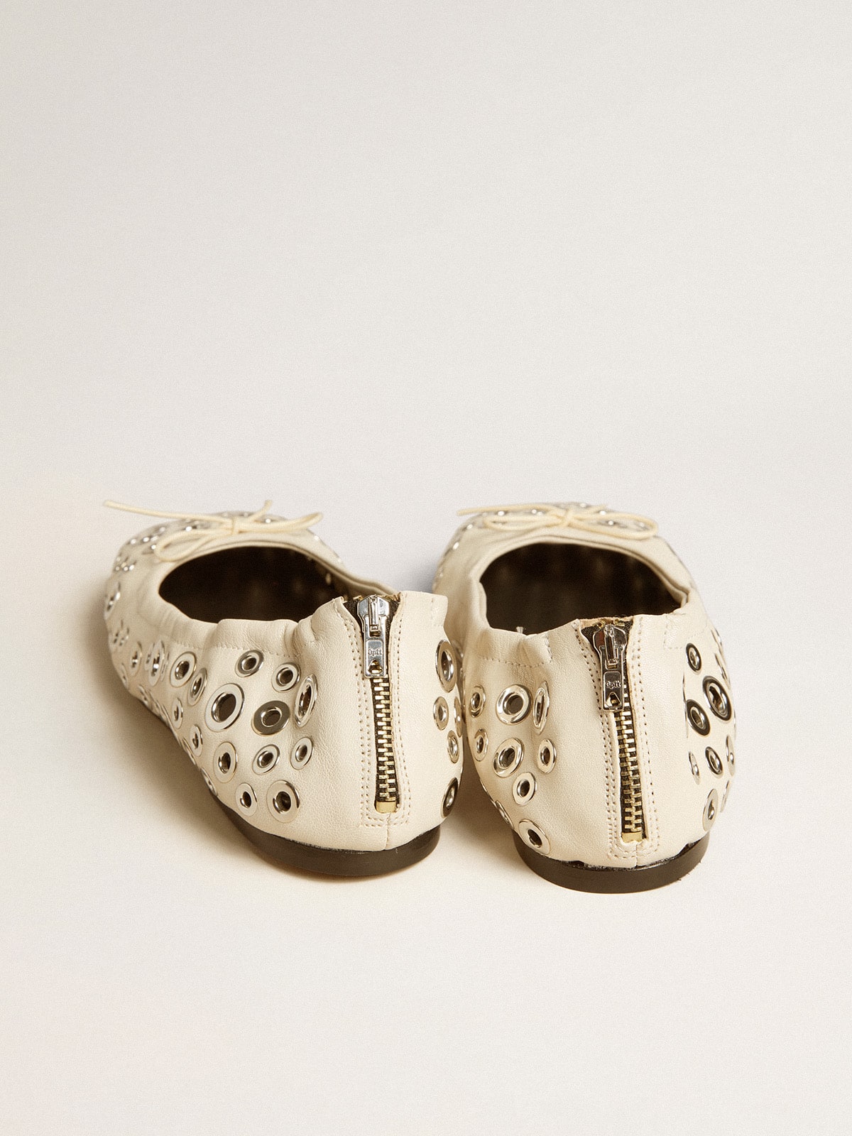 【関税&送料込】Golden Goose Amy Ballet Flats Amy ballet flats in white nappa leather with silver colored