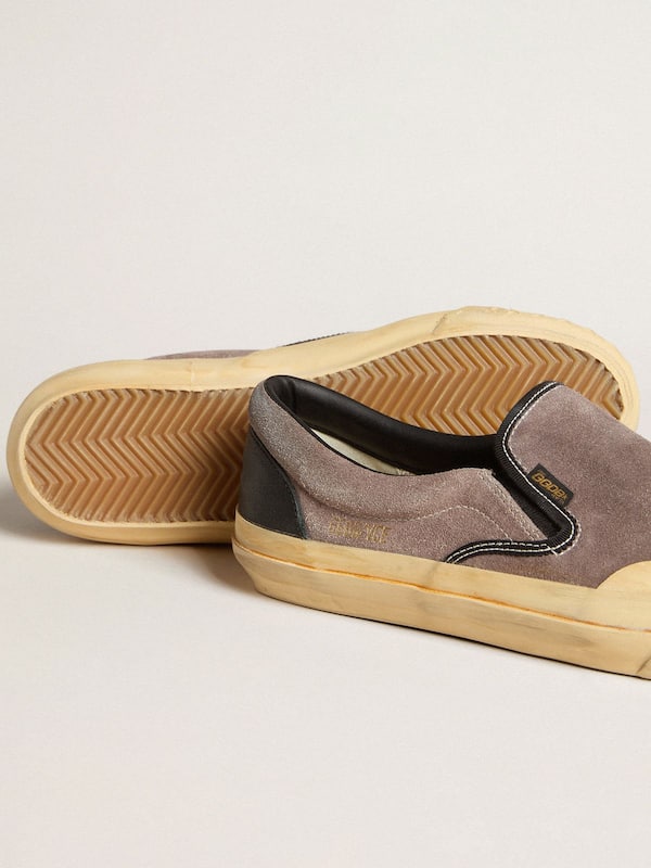 Golden Goose - Women's VCE Penstar in dove-gray suede with black leather heel tab in 