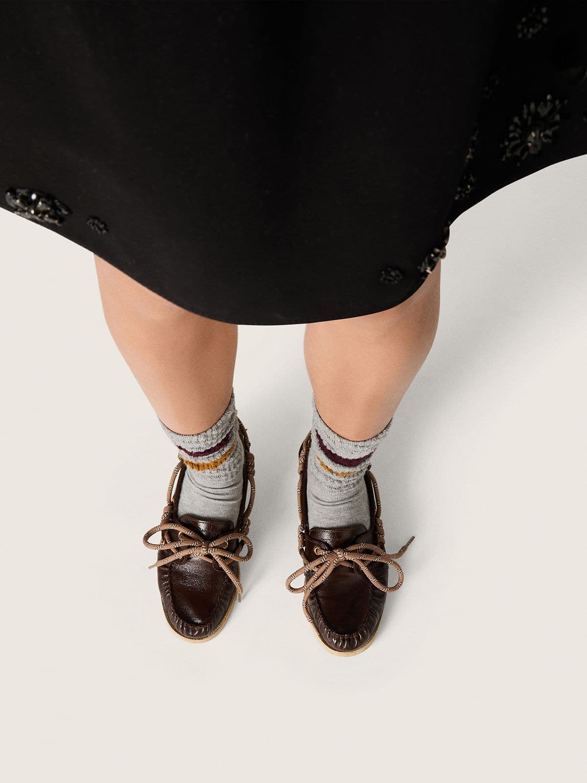 Golden Goose - Mocassino Cruise Donna in pelle lucida marrone scuro con laccio trekking tortora in 