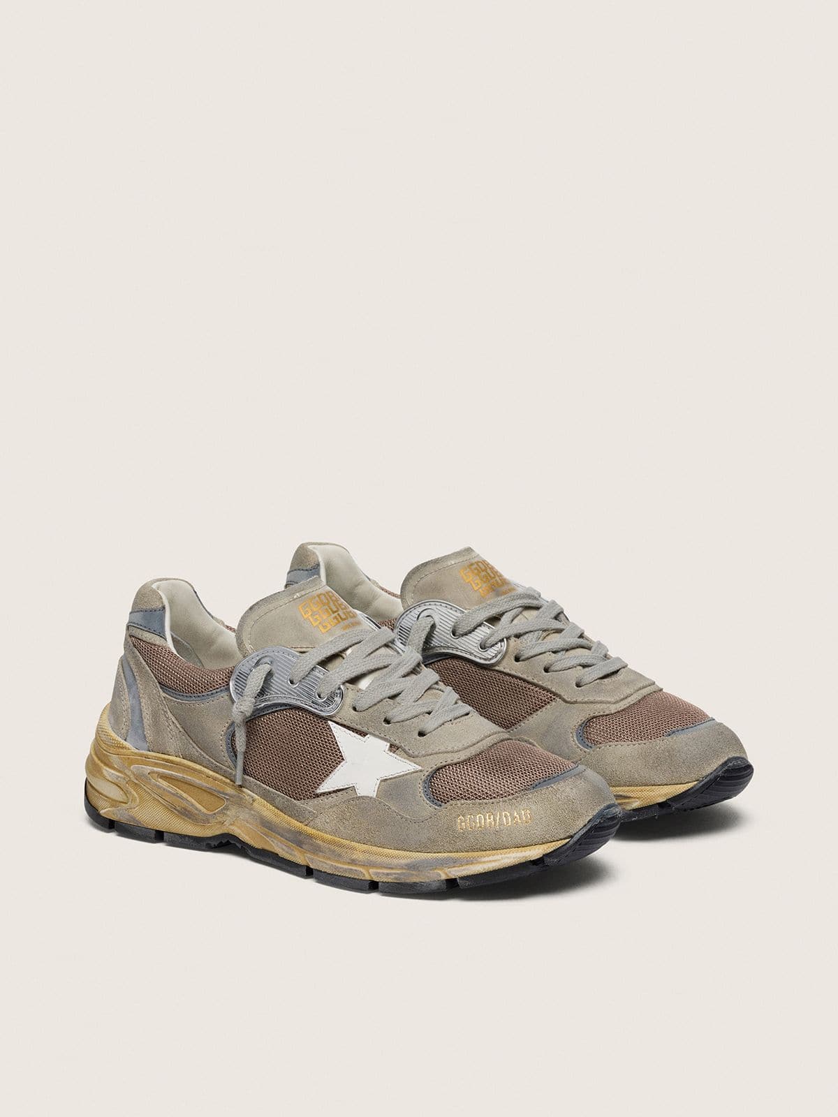 Golden Goose - Dad-Star Donna in suede tortora e rete argento con stella in pelle bianca e talloncino in suede in 