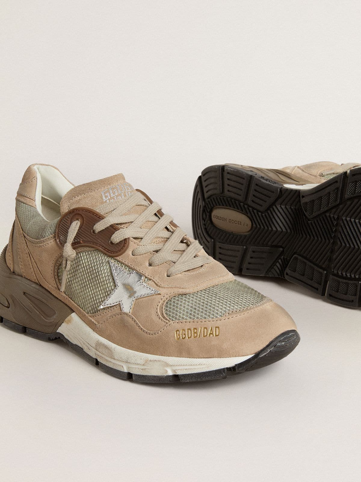 Golden Goose - Dad-Star Donna in rete e suede beige con stella in pelle argento in 