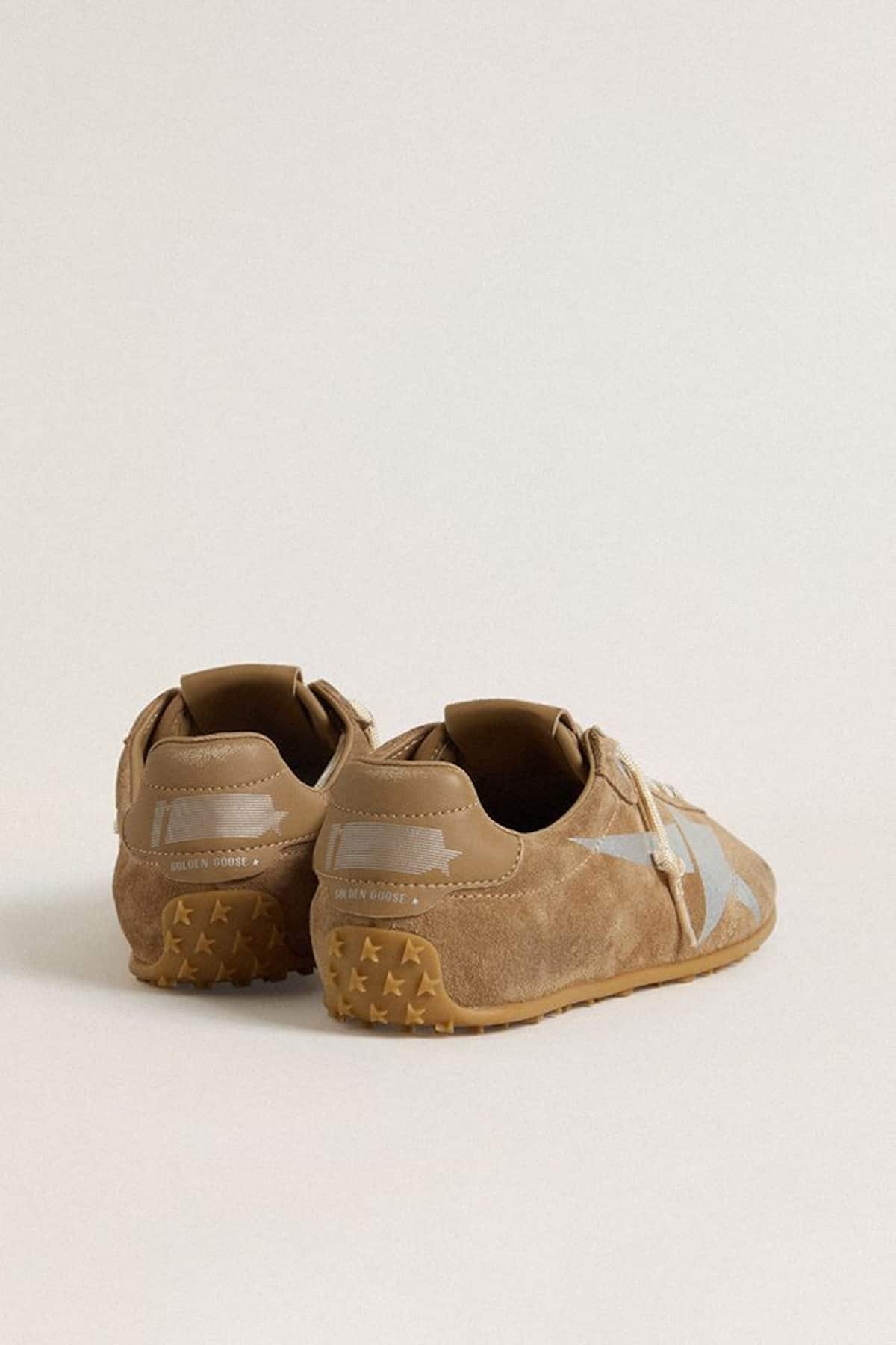 Golden Goose - 여성 토바코 스웨이드 어퍼 & 실버 스타 마라톤 스피드 in 