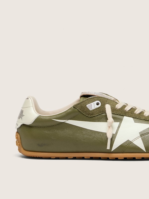 Golden Goose - Women&rsquo;s Marathon Speed in olive-green leather with cream star in 