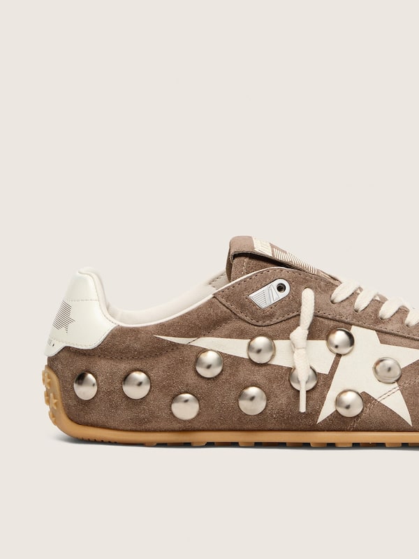 Golden Goose - Marathon Speed Damen aus anthrazitgrauem Rauleder mit wei&szlig;em Stern und Metallnieten in 