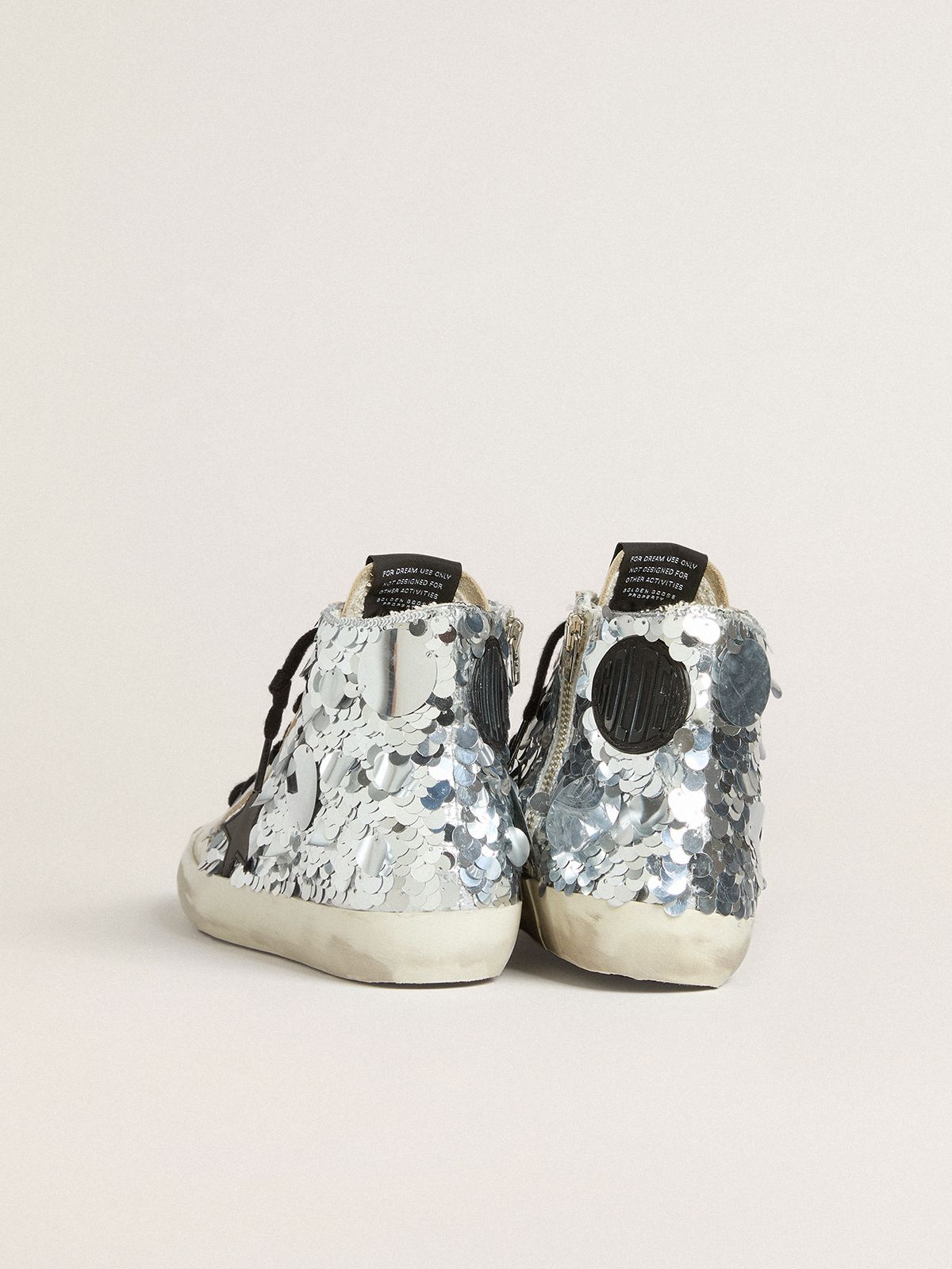 Golden Goose - Francy Feminino de náilon com bordados de lantejoulas prateadas all-over e estrela de couro preto in
