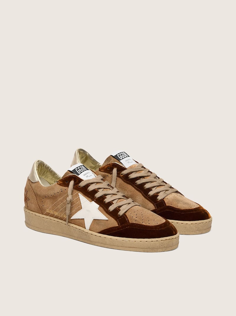 Golden Goose - Ball Star Damen aus Suede in Tabak mit wei&szlig;em Lederstern und Samtdetails in Cognac in 