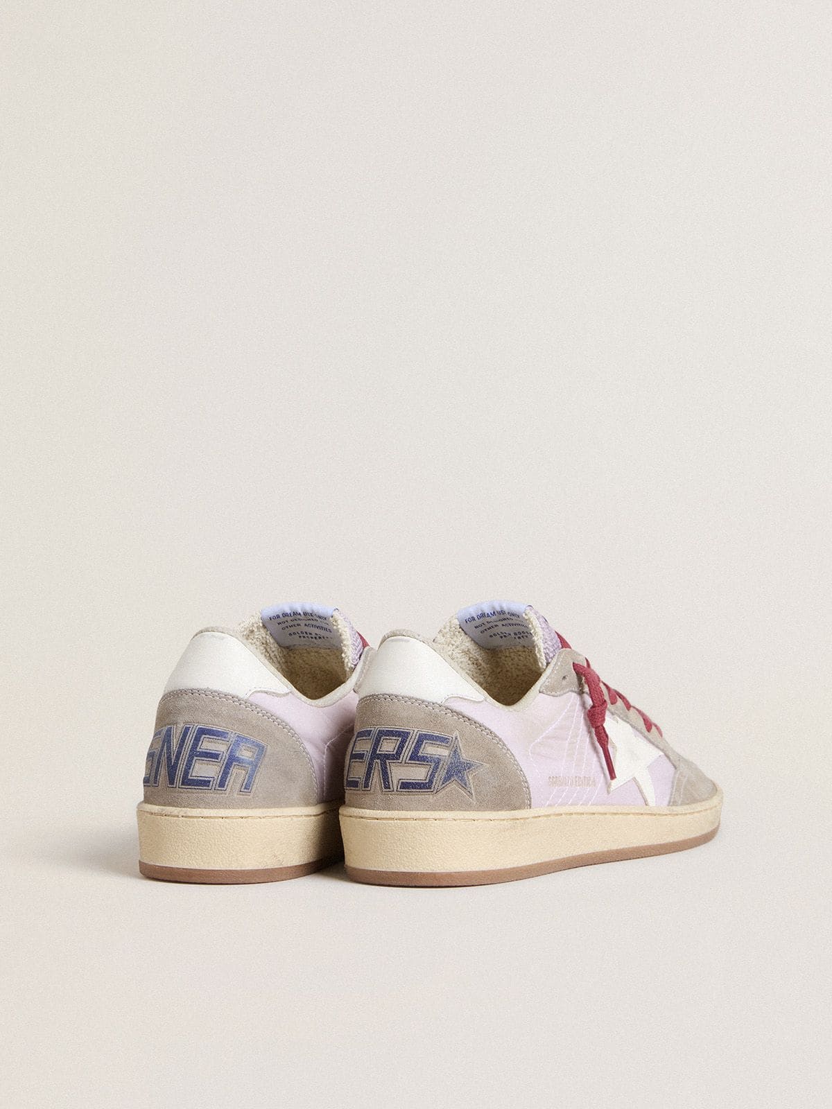 Golden Goose - Ball Star LTD Damen aus lila Nylon mit weißem Lederstern und Rauledereinsätzen in 