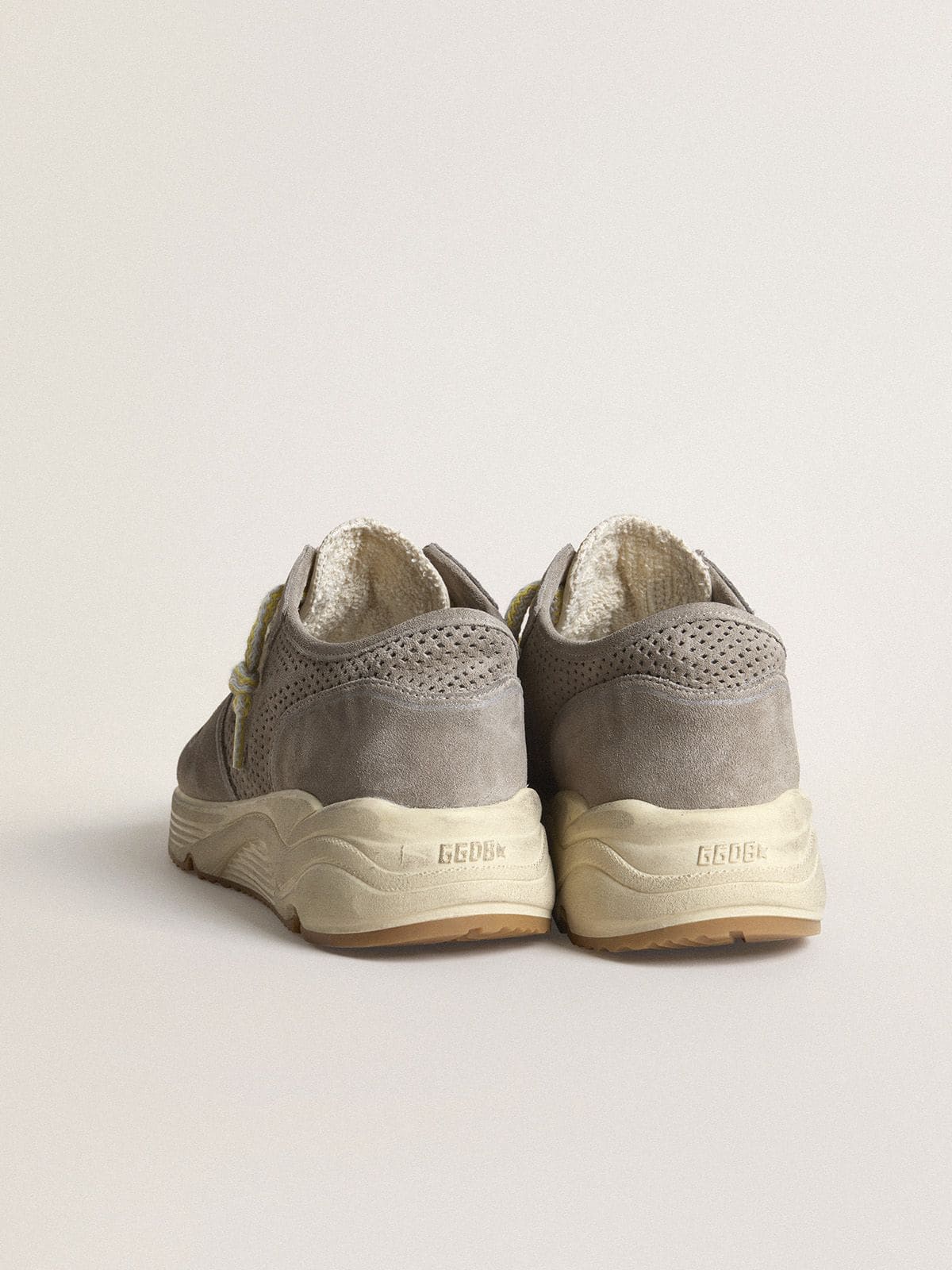 Golden Goose - Running Sole Damen aus grauem Rauleder mit Stern und Ferse aus grauem Rauleder in 