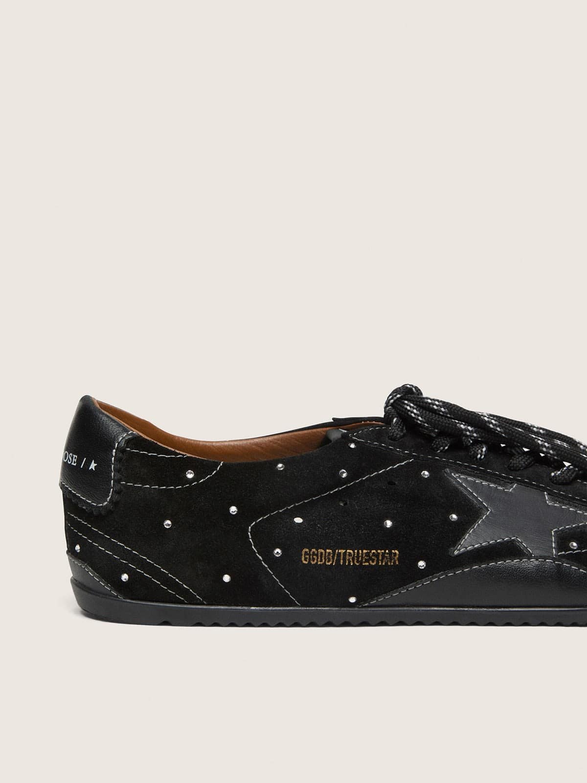 Golden Goose - True-Star Damen aus schwarzem Suede mit Swarovski-Kristallen und Lederstern in 