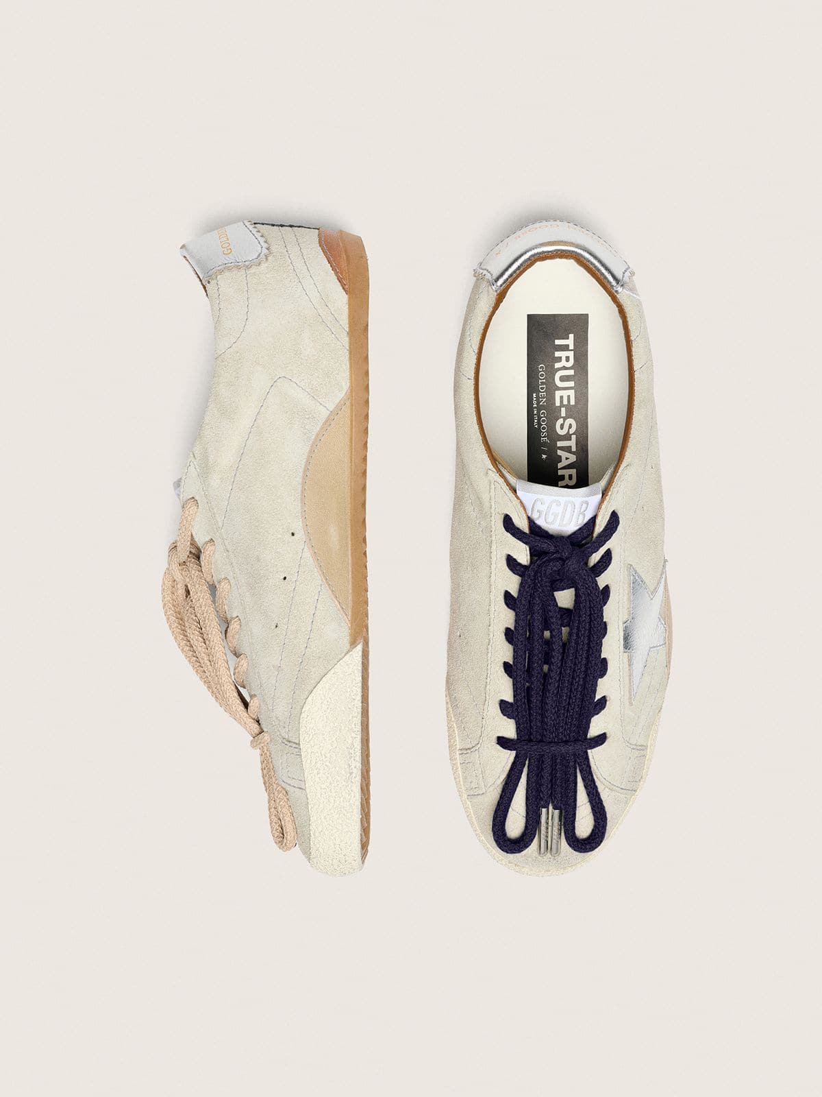 Golden Goose - True-Star Damen aus hellgrauem Suede mit Stern und Ferse in Silberton in 