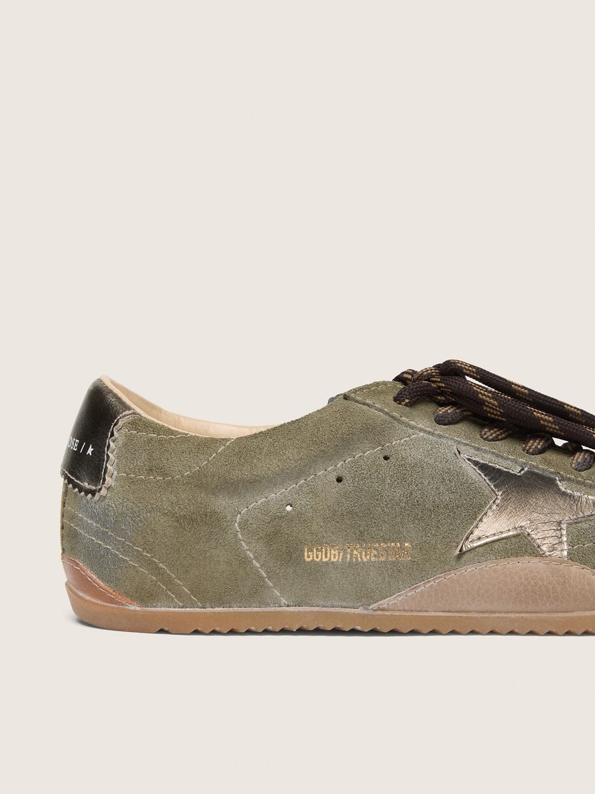 Golden Goose - True-Star donna in suede oliva con stella oro in 