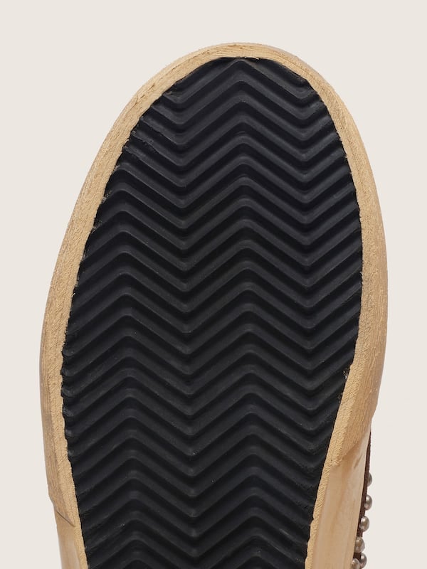 Golden Goose - Women's Super-Star Penstar in brown suede with studs in 