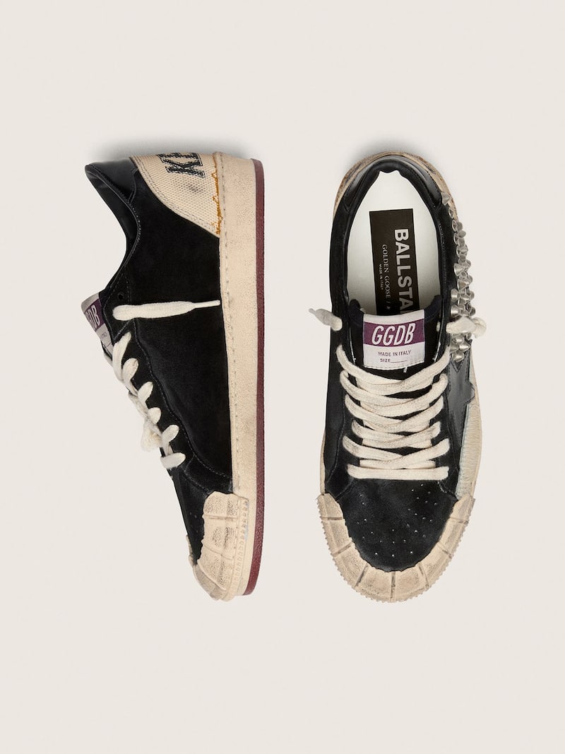 Golden Goose - Ball Star LAB f&uuml;r Damen aus schwarzem Rauleder mit Nieten und Stern aus schwarzem Glanzleder in 