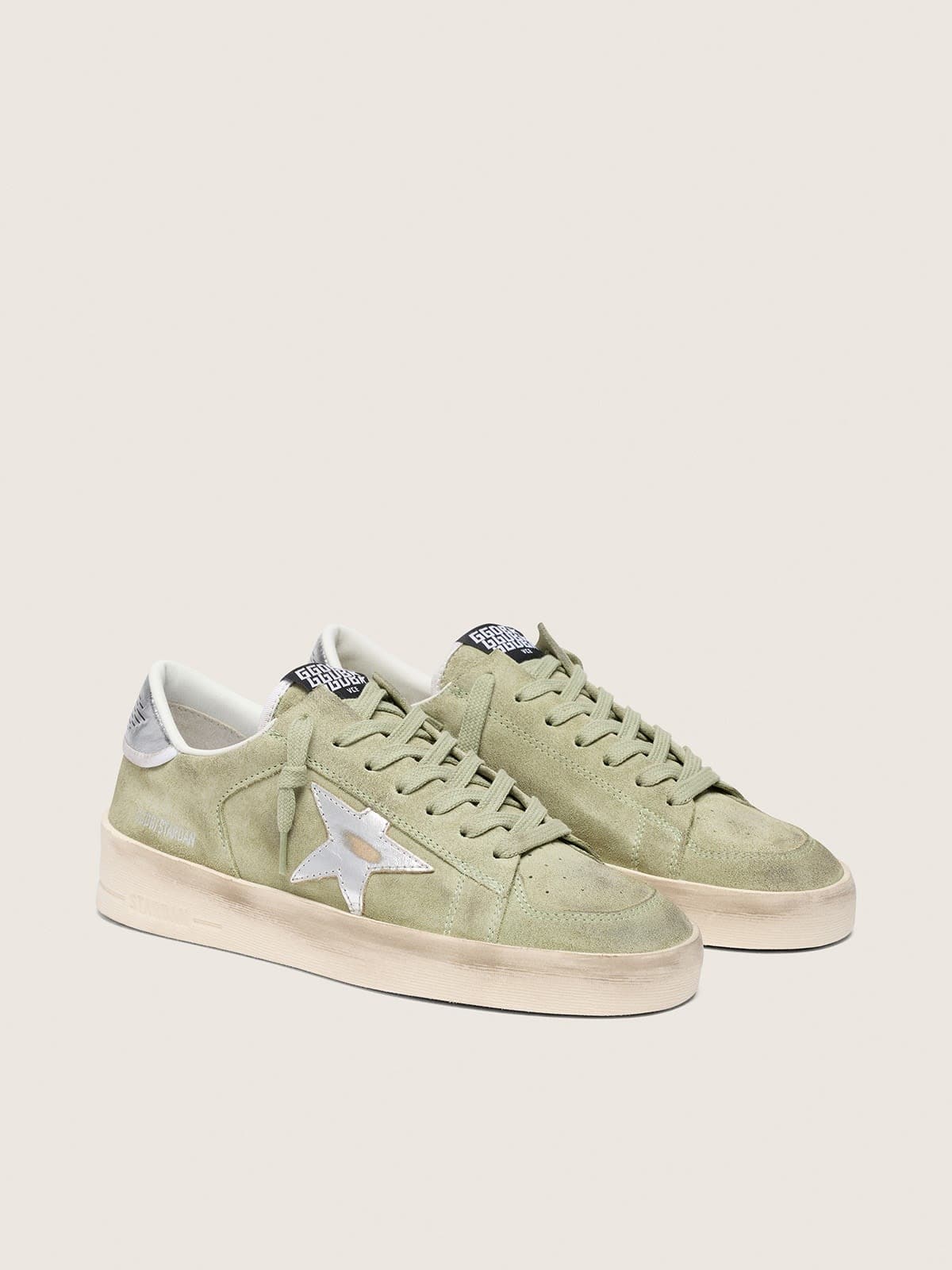 Golden Goose - Stardan de mujer de ante verde salvia con estrella laminada plateada in 