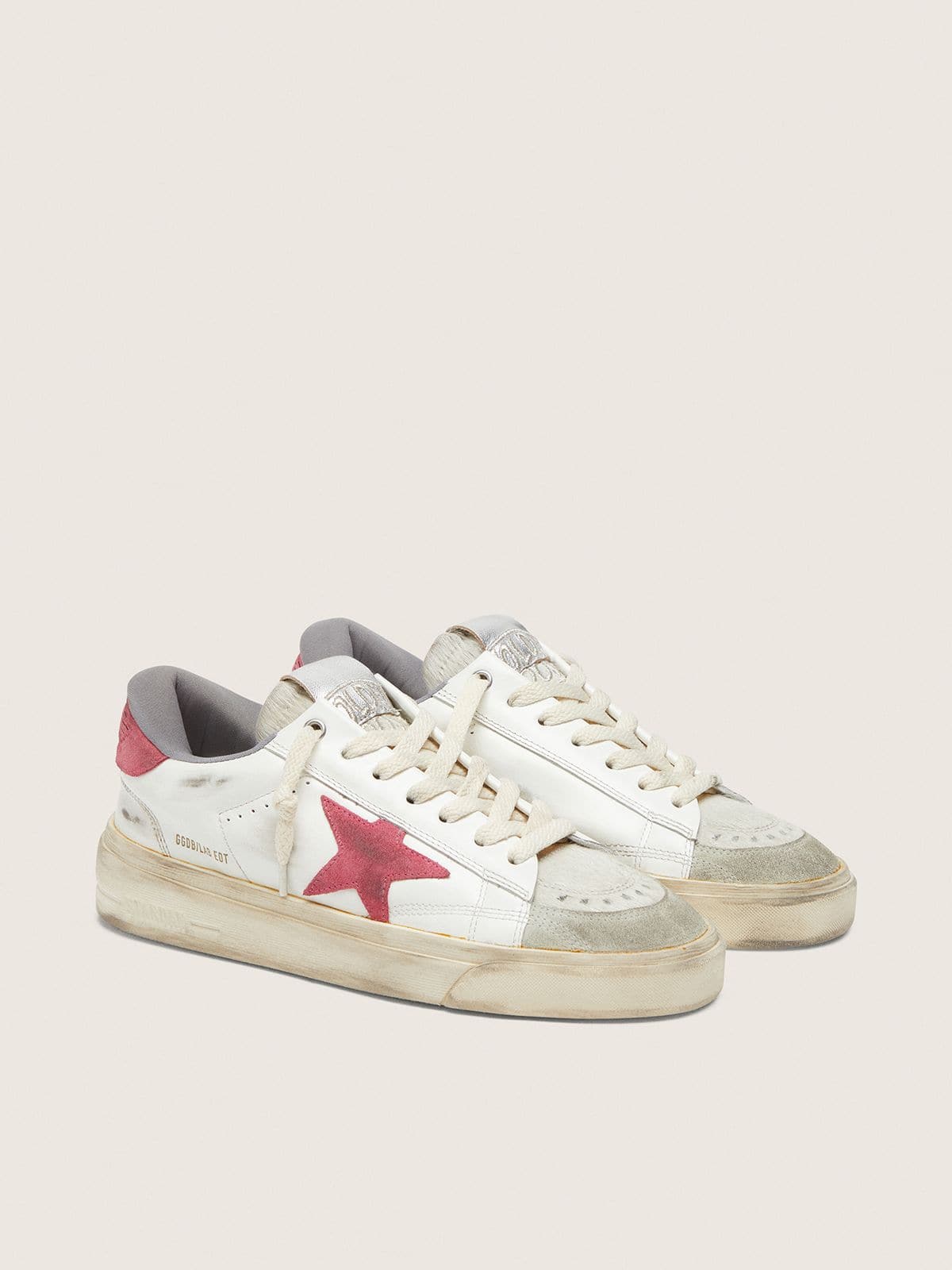 Golden Goose - Stardan Damen aus wei&szlig;em Leder mit fuchsiafarbenem Stern in 