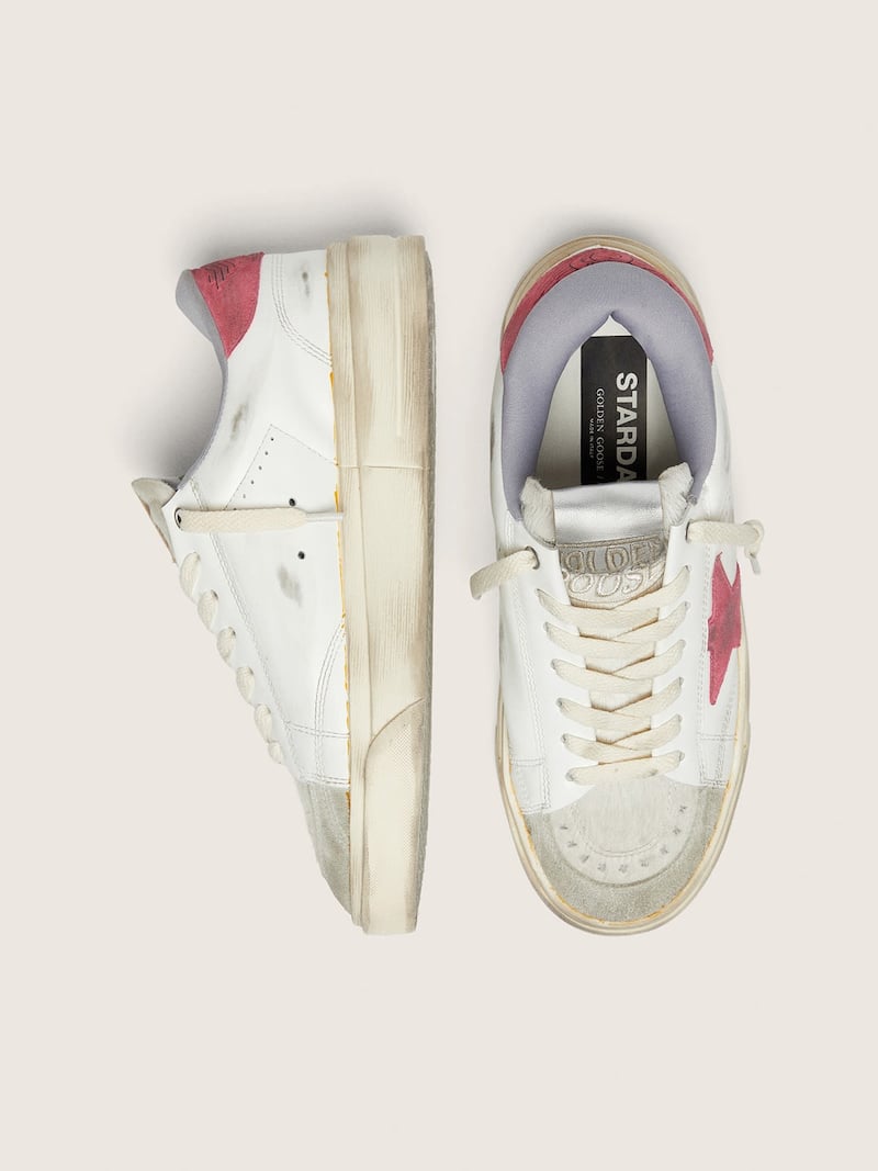 Golden Goose - Stardan donna in pelle bianca con stella fucsia in 